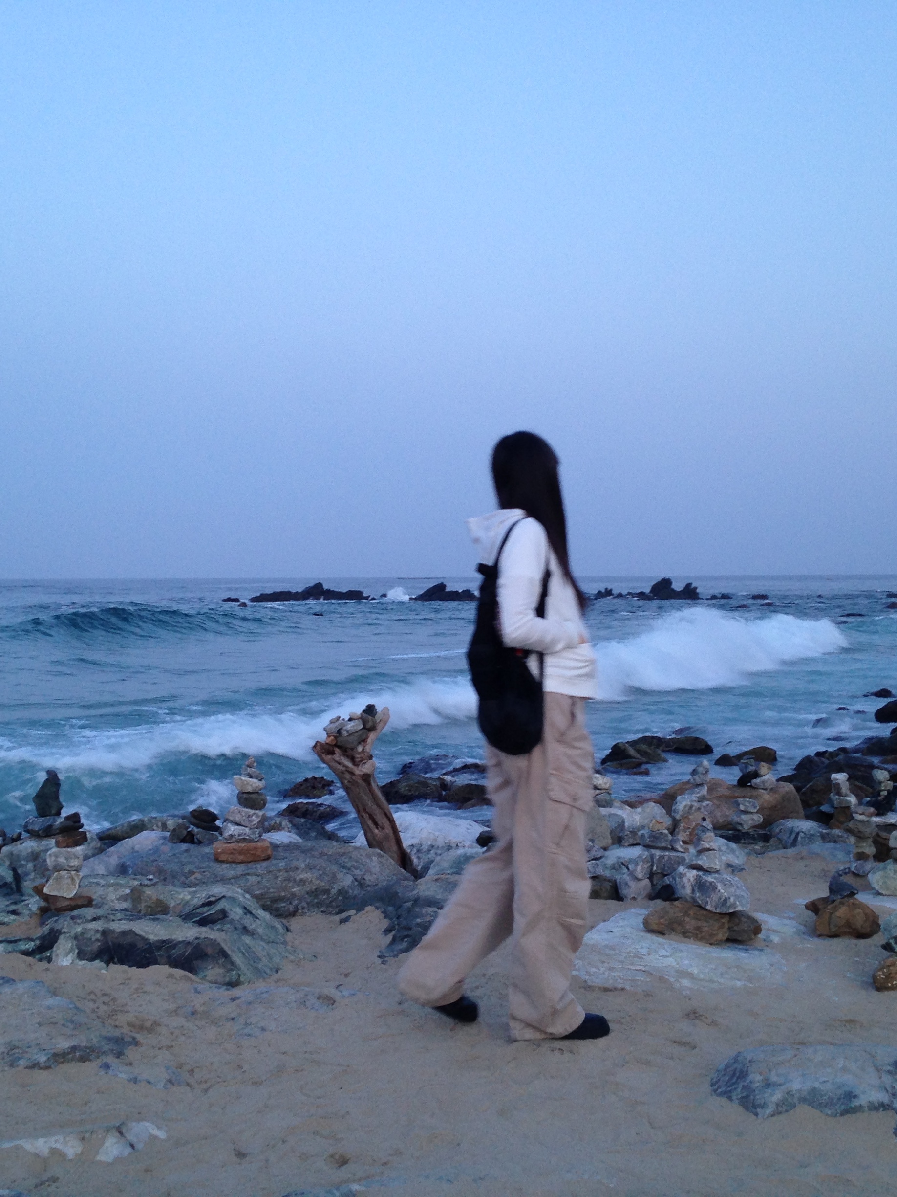 Safarispot 1/2 Pocket Patchwork Hoodie Zip Up - White, Mischief Lightweight Zip Around Backpack Black 착용 스타일 - 3
