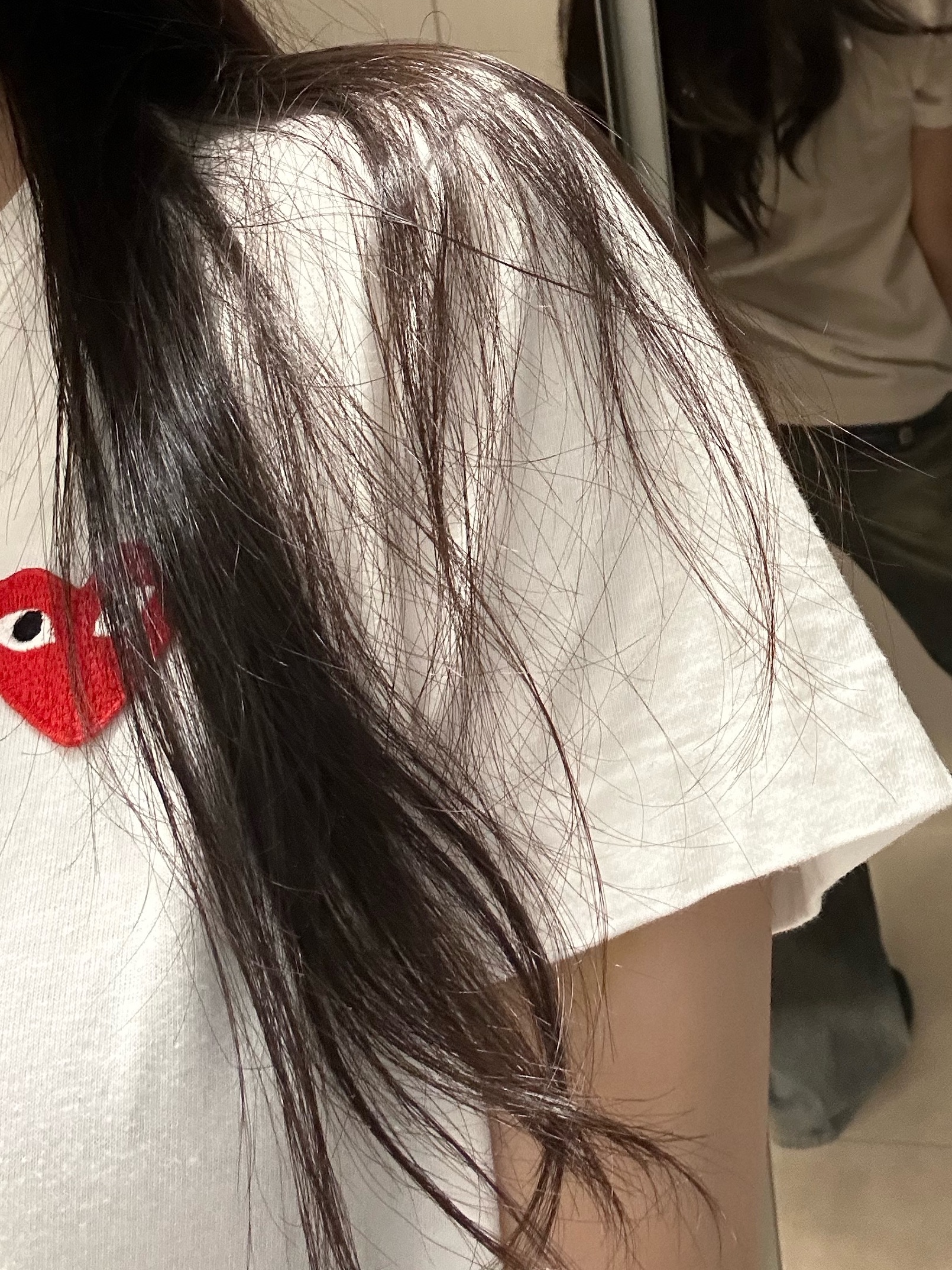 Play Comme des Garcons Red Heart T-Shirt White 착용 스타일 - 2