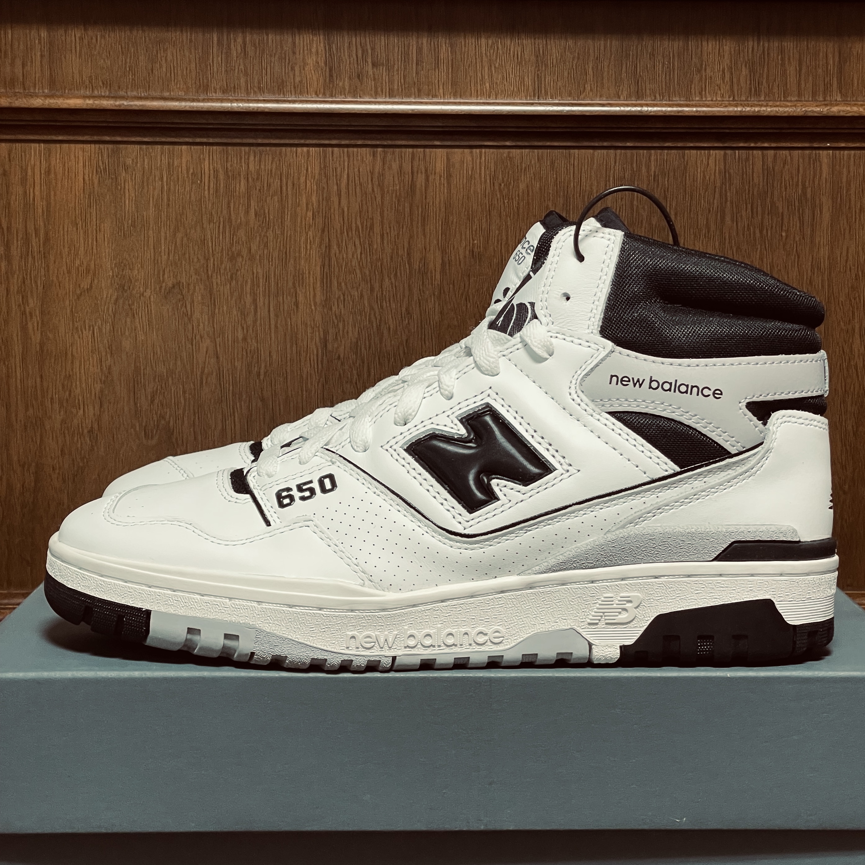 New Balance 650R White Black Grey, New Balance x Aime Leon Dore 550 Warm Sand 착용 스타일 - 1