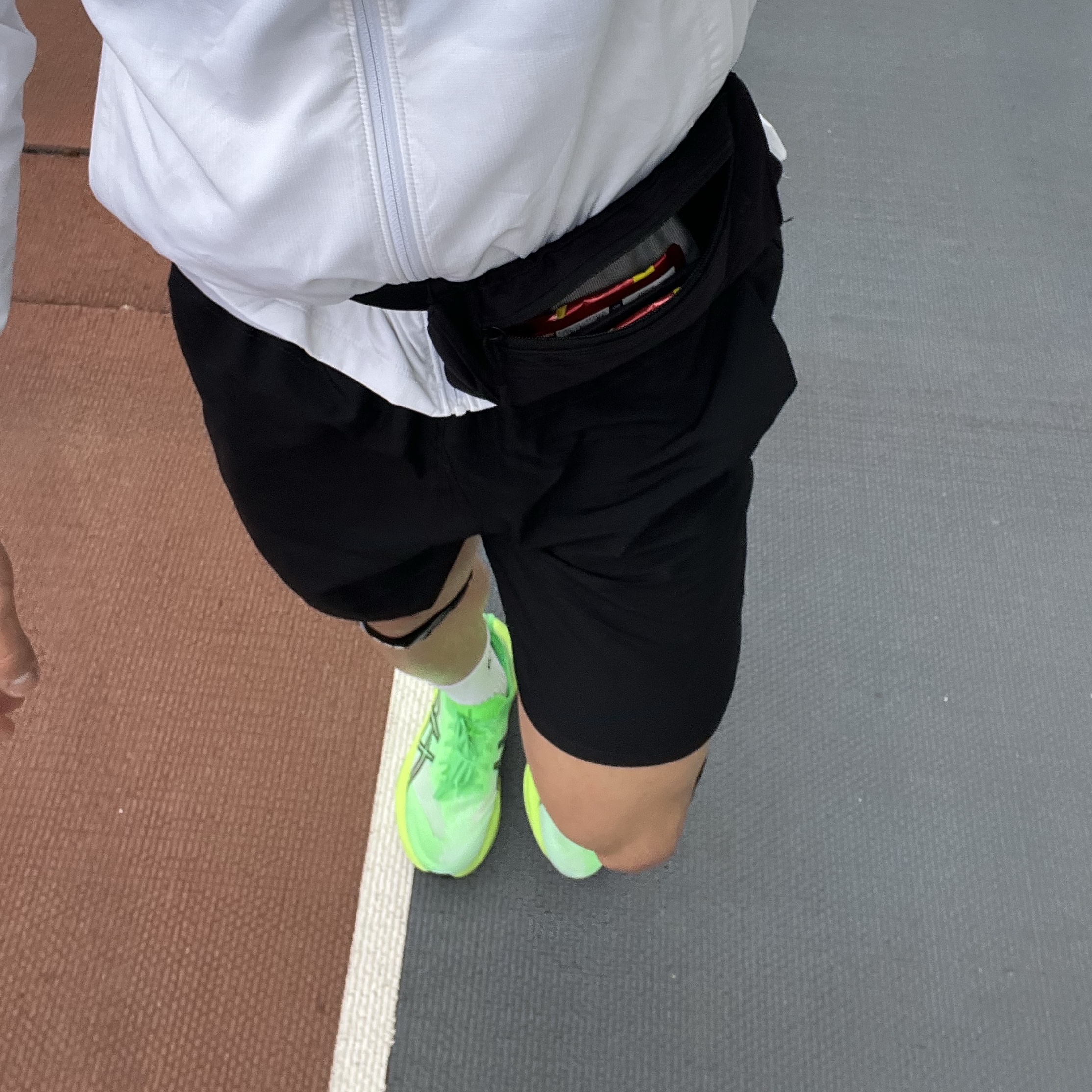 Asics Megablast Vital Green Black 착용 스타일