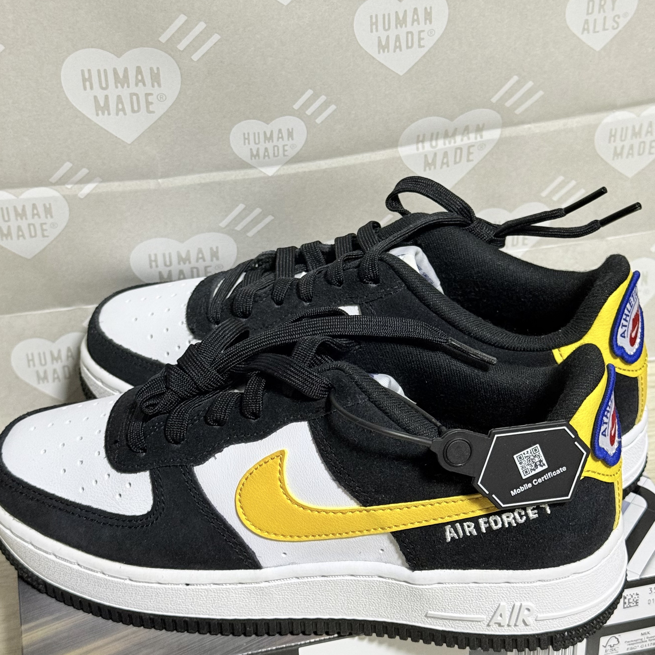 (GS) Nike Air Force 1 LV8 Athletic Club Black Dark Sulfur 착용 스타일 - 3