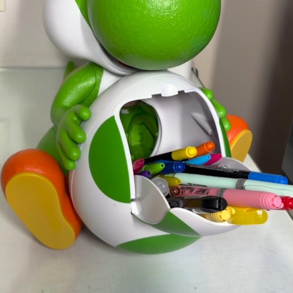 CGV x Super Mario Yoshi Popcorn Bucket 착용 스타일