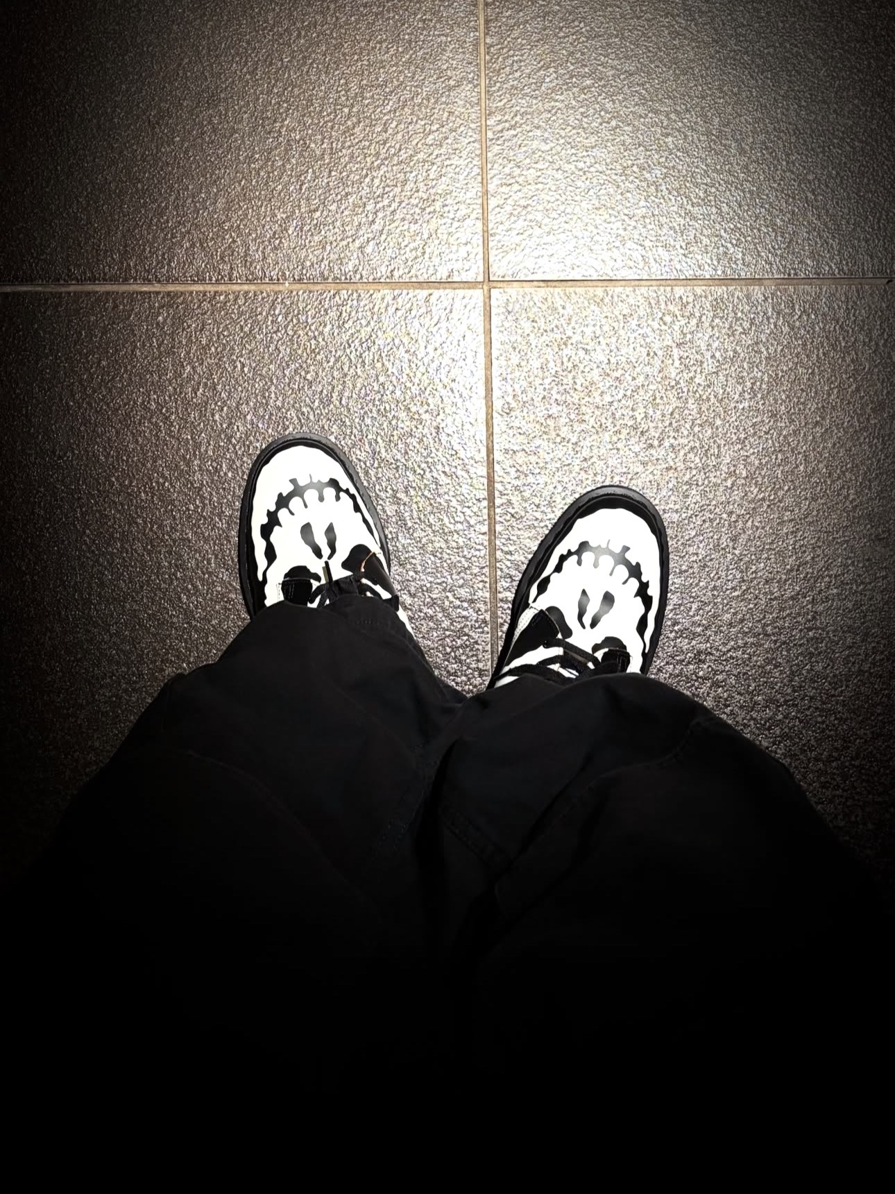 Dr. Martens x Supreme 1461 3-Eye Shoe Royal - 25FW, Dr. Martens x Supreme 1461 3-Eye Shoe Black - 25FW 착용 스타일 - 2