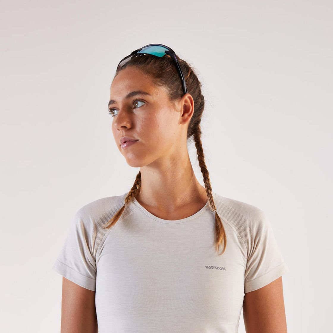 데카트론 여성 러닝 심리스 슬림핏 반팔 티 런 컴포트 500 코튼 화이트(DECATHLON Women's Running Seamless Slim Fit Short-Sleeved T-Shirt Run Comfort 500 Cotton White) - 3