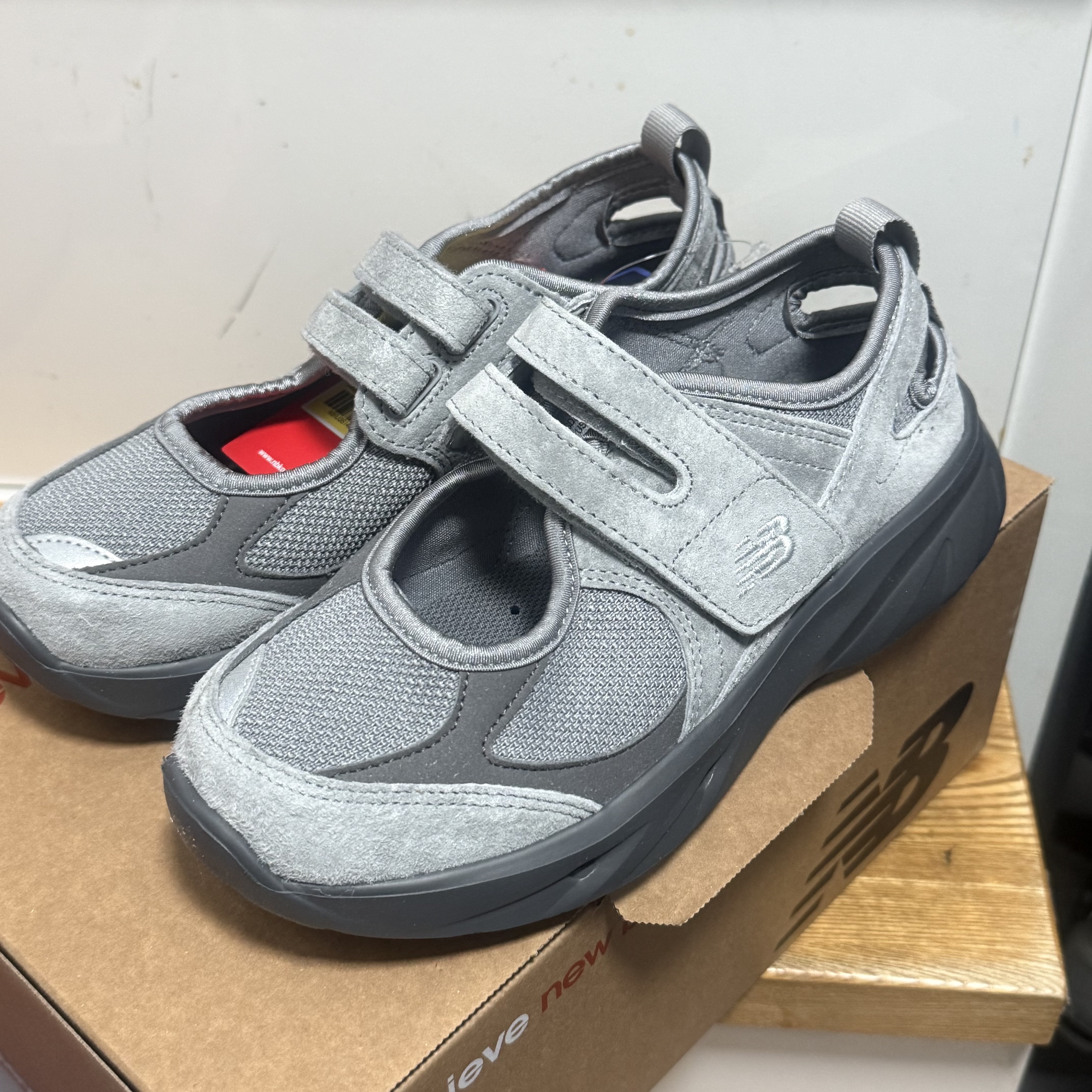 (W) New Balance Breeze SD2202 Gray 착용 스타일