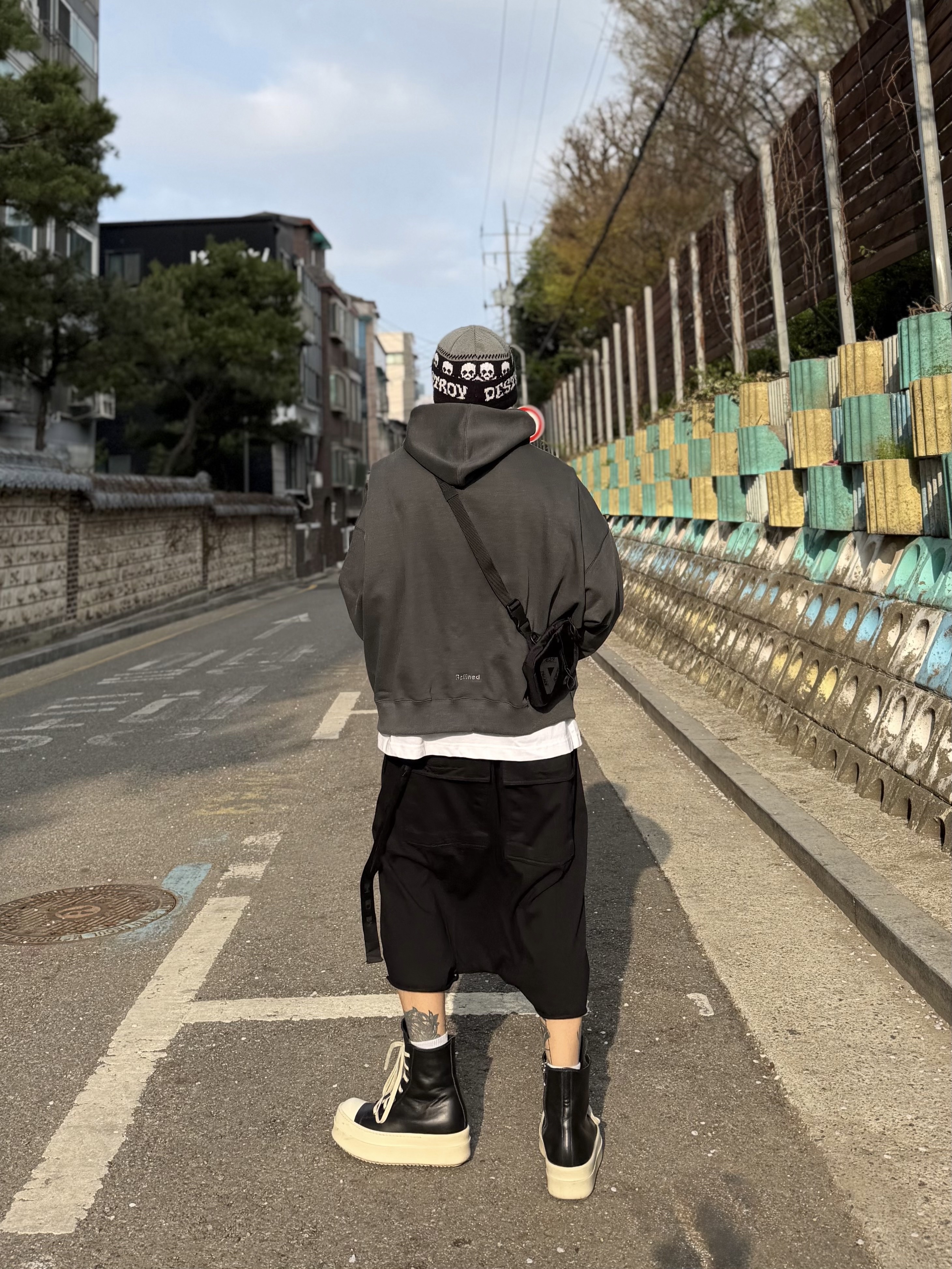 Rick Owens Mega Bumper Sneakers Black Milk 착용 스타일 - 4