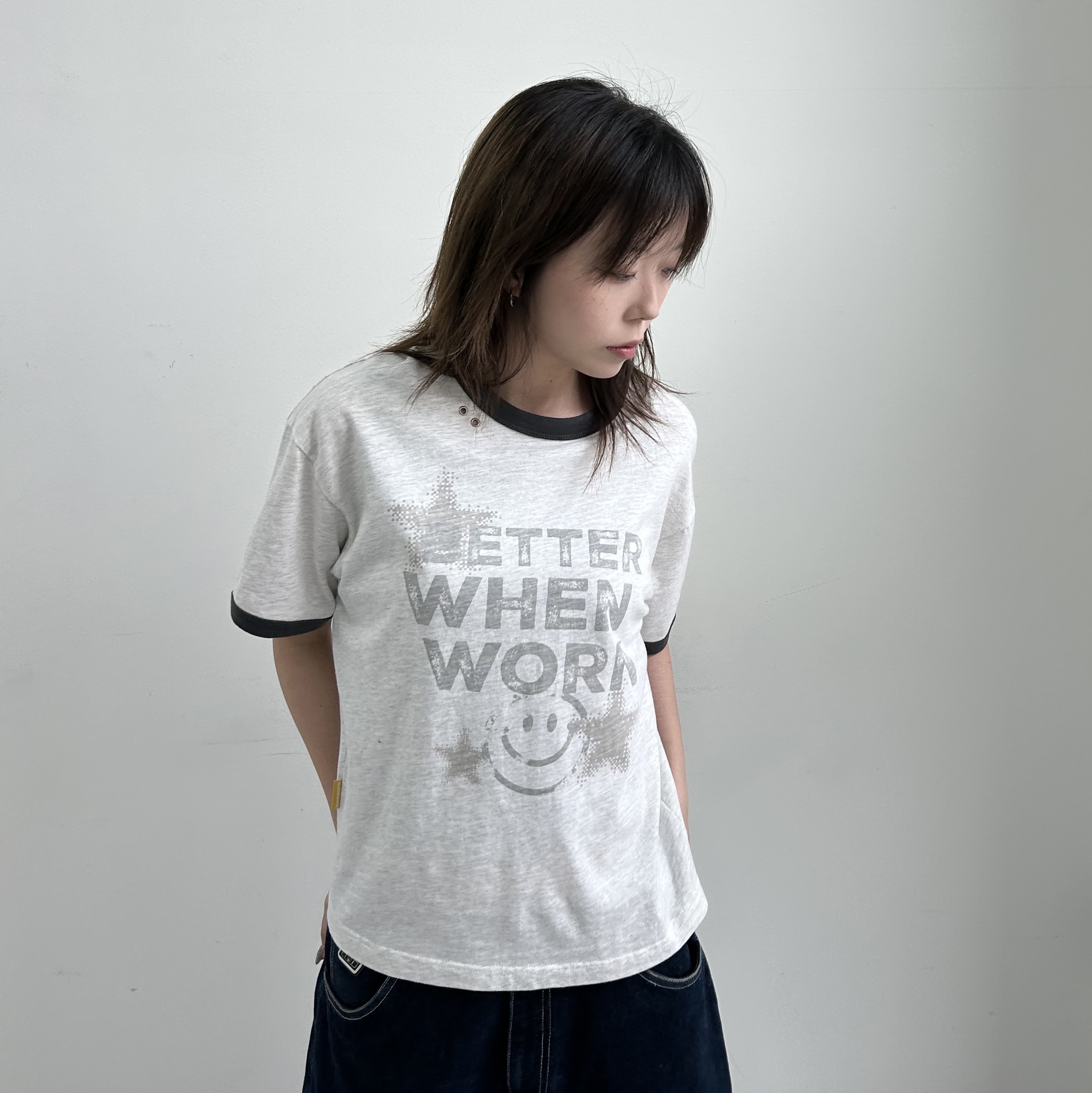 MAINBOOTH Better Smile T-shirt 1% Melange 착용 스타일 - 1