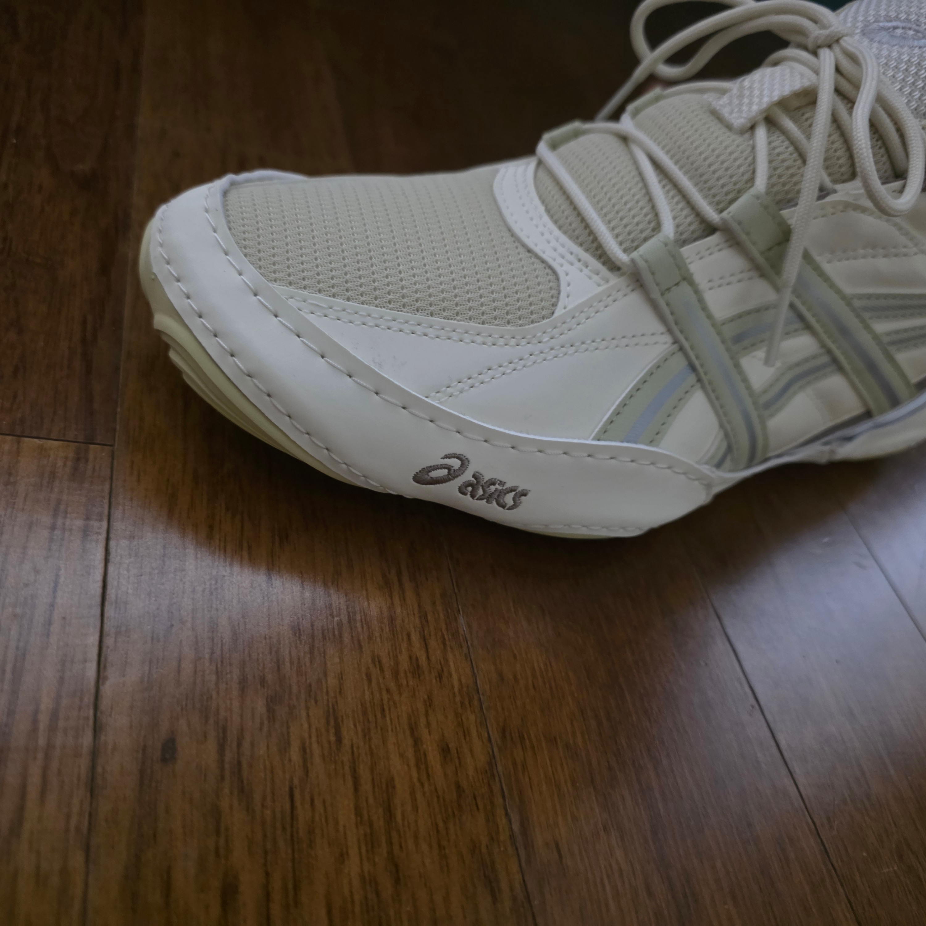 Asics Hypersync Oyster White Ivory 착용 스타일 - 2