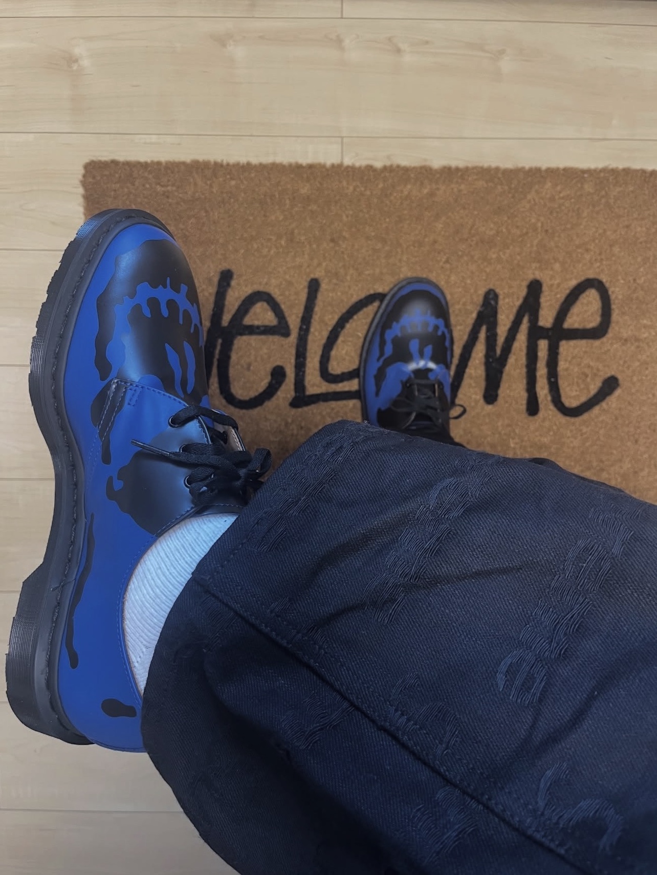 Dr. Martens x Supreme 1461 3-Eye Shoe Royal - 25FW, Dr. Martens x Supreme 1461 3-Eye Shoe Black - 25FW 착용 스타일 - 1
