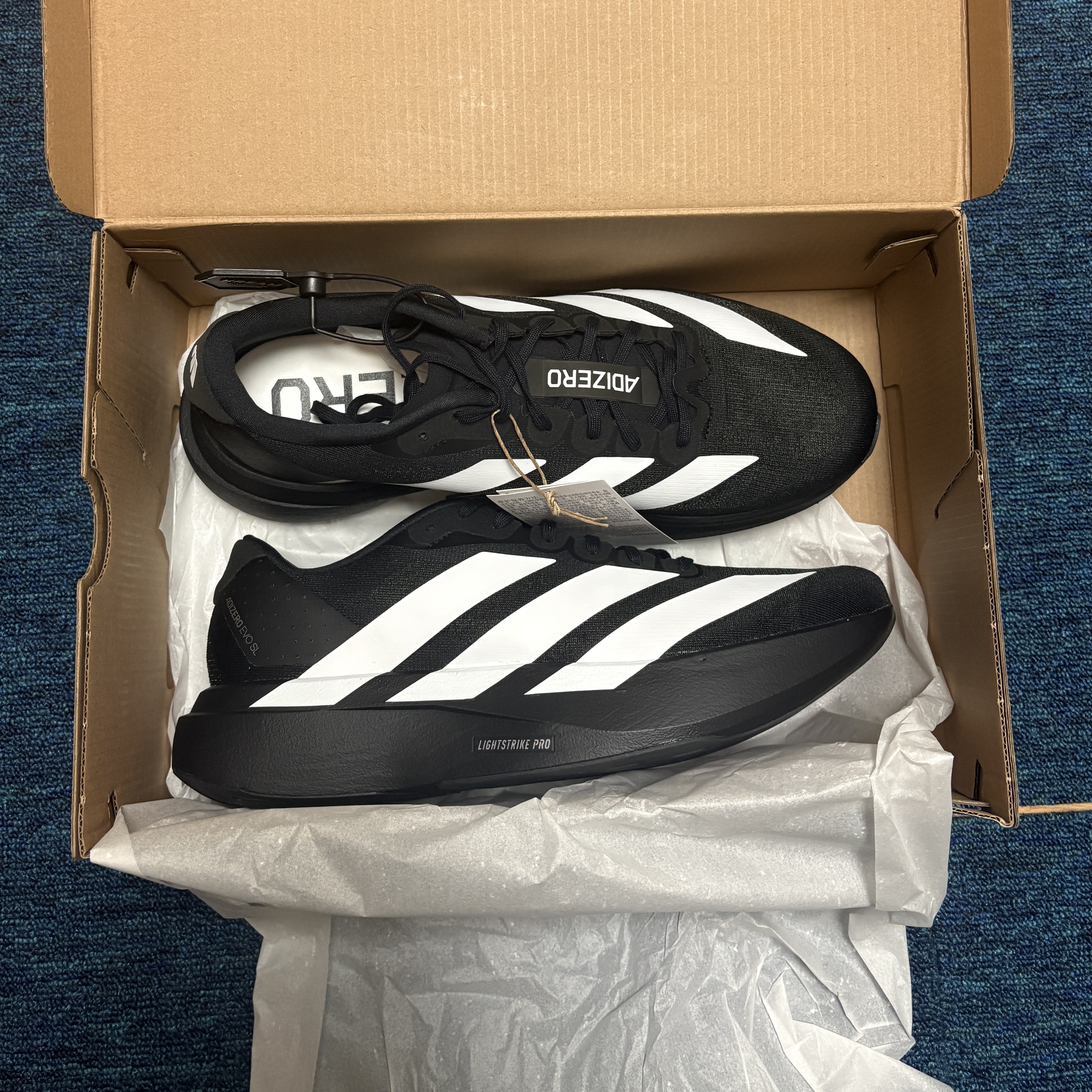 Adidas Adizero EVO SL Core Black Cloud White 착용 스타일 - 2