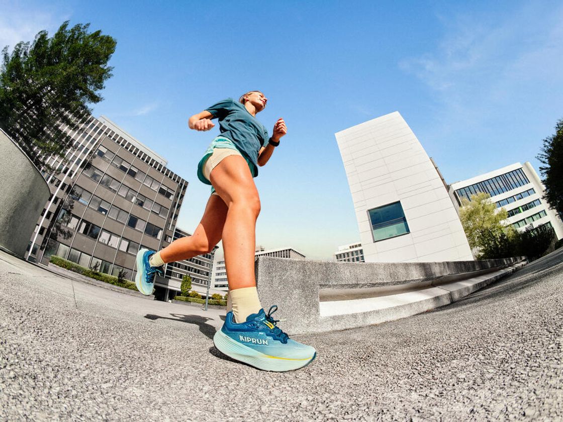 데카트론 여성 러닝화 킵라이드 맥스 틸 블루(DECATHLON Kiprun Women's Running Shoes Kiprun KS900 Max Teal Blue) - 9