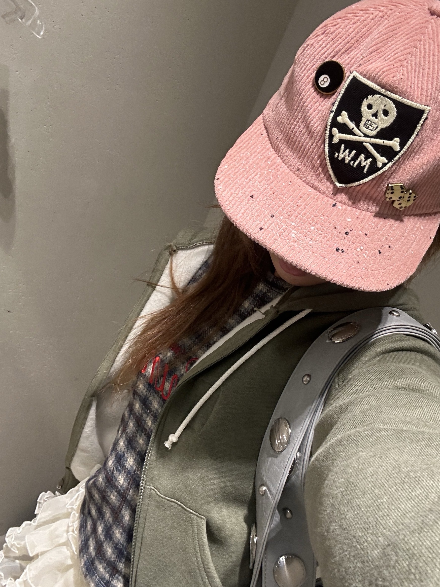 MadeWorn M.W. Pink - 26SS, Perverze x Subu Women Multiple Winter Sandal Black - 25FW 착용 스타일 - 1