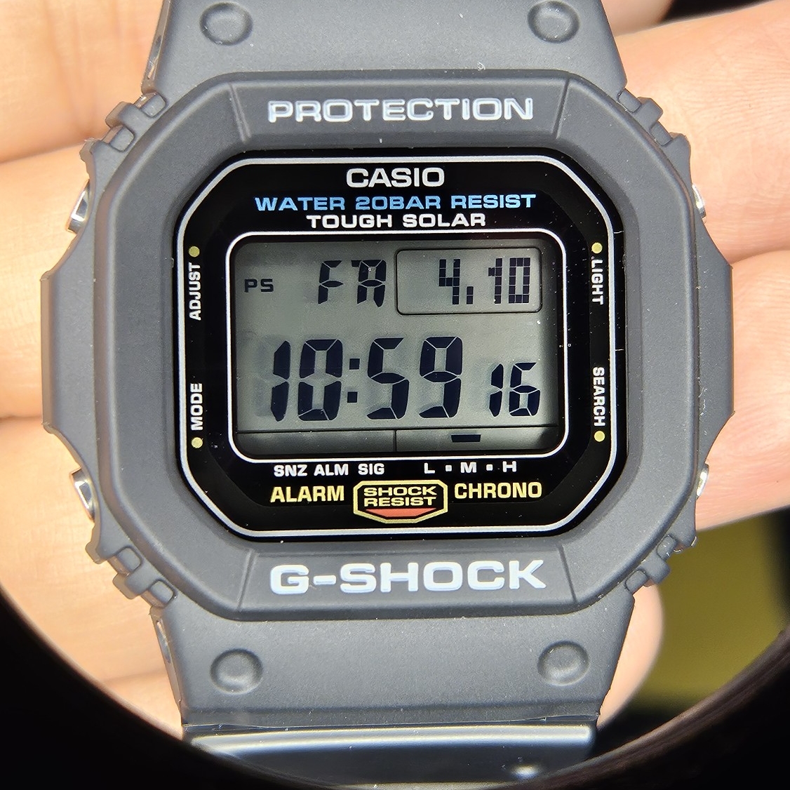 Casio G-Shock G-5600UE-1 착용 스타일 - 5