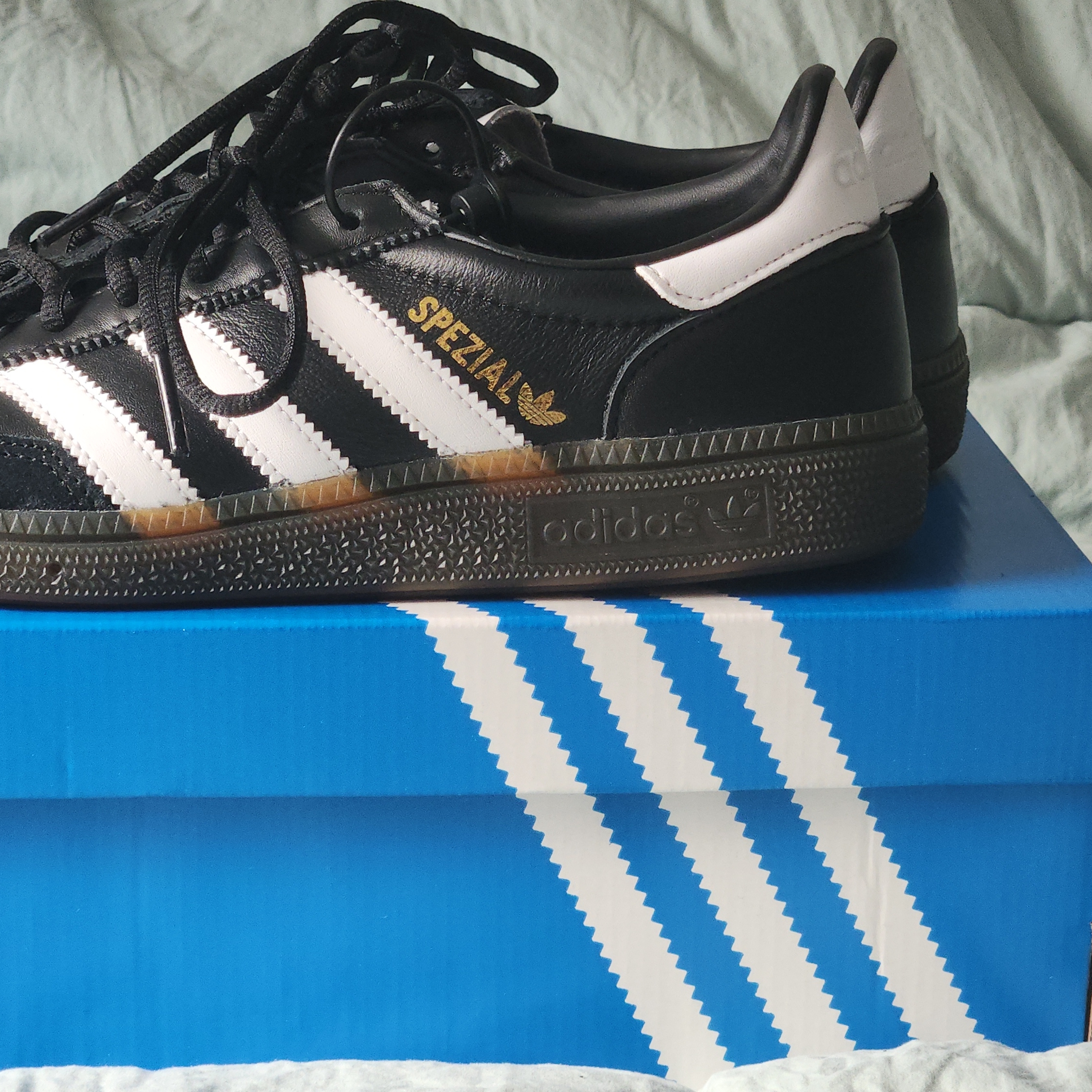 Adidas Spezial Handball Core Black White 착용 스타일 - 4