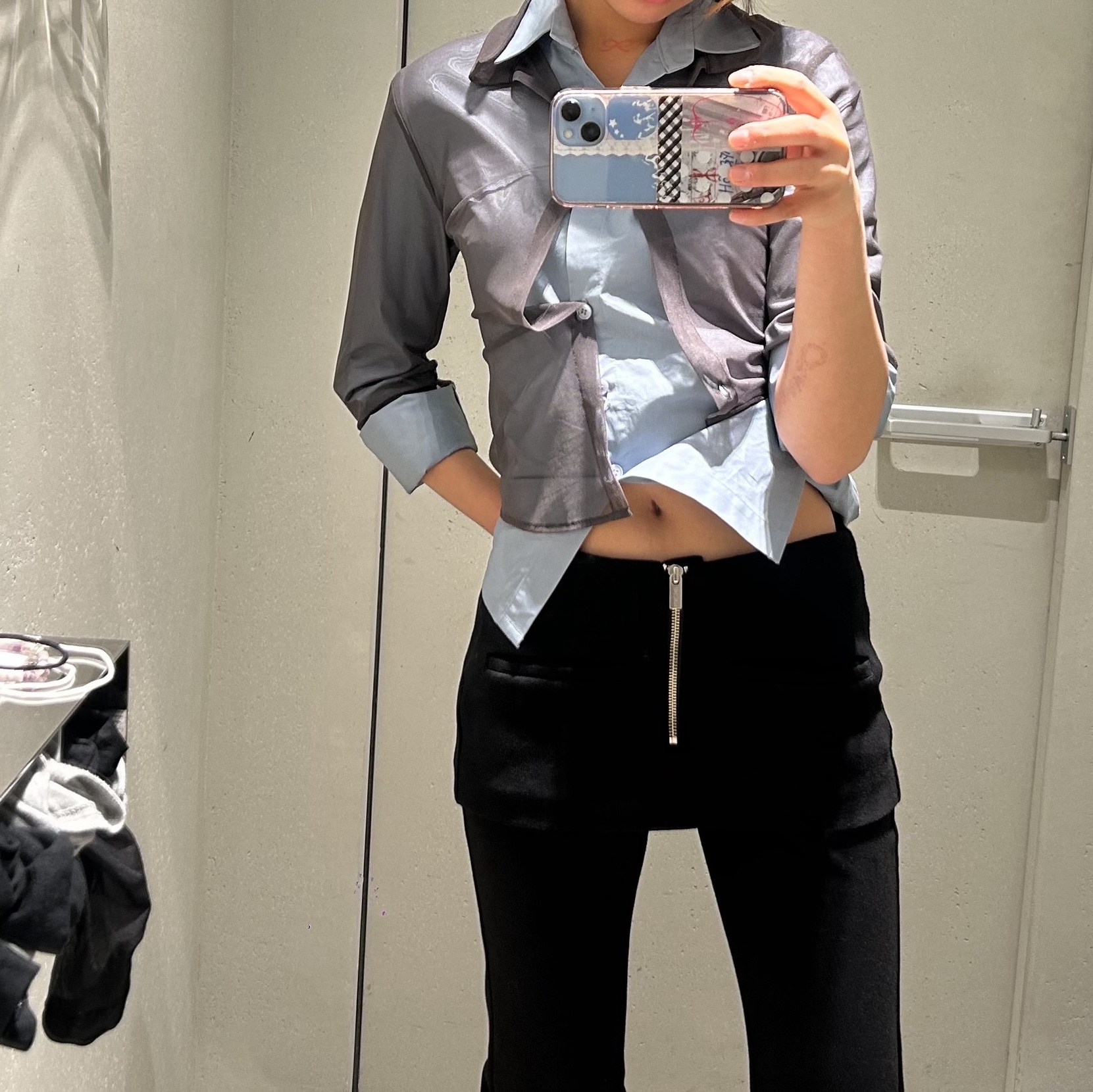 Nache Women Out In Layered Shirt Light Blue - 26SS 착용 스타일 - 4