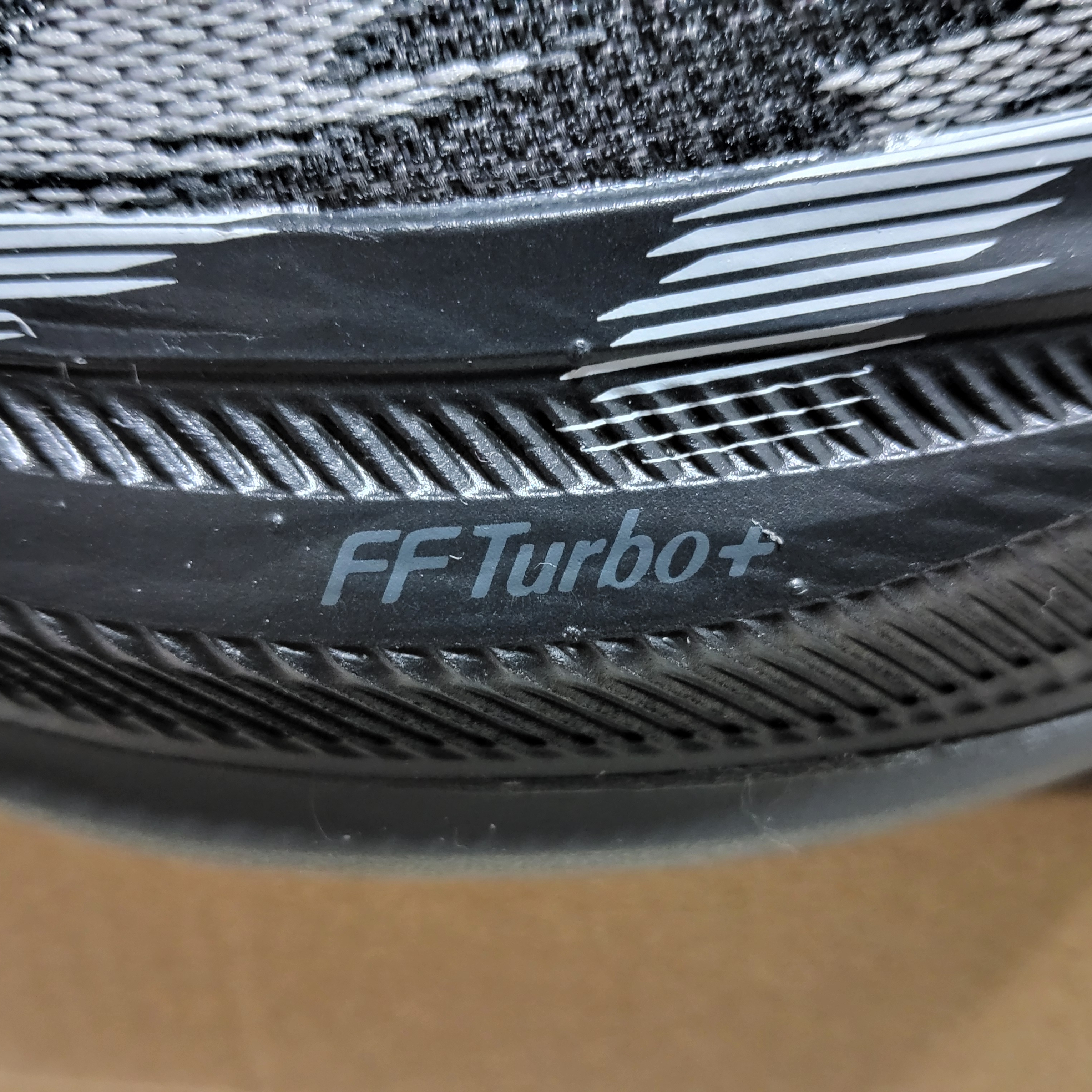 Asics Superblast 2 Black White 착용 스타일 - 4