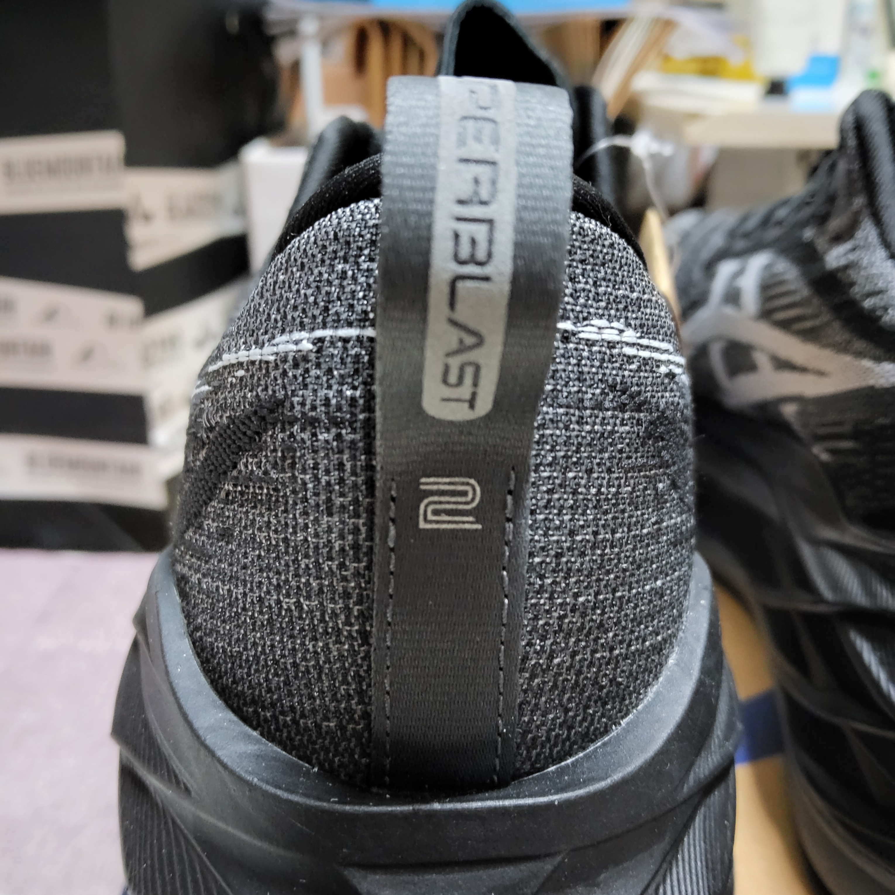 Asics Superblast 2 Black White 착용 스타일 - 6