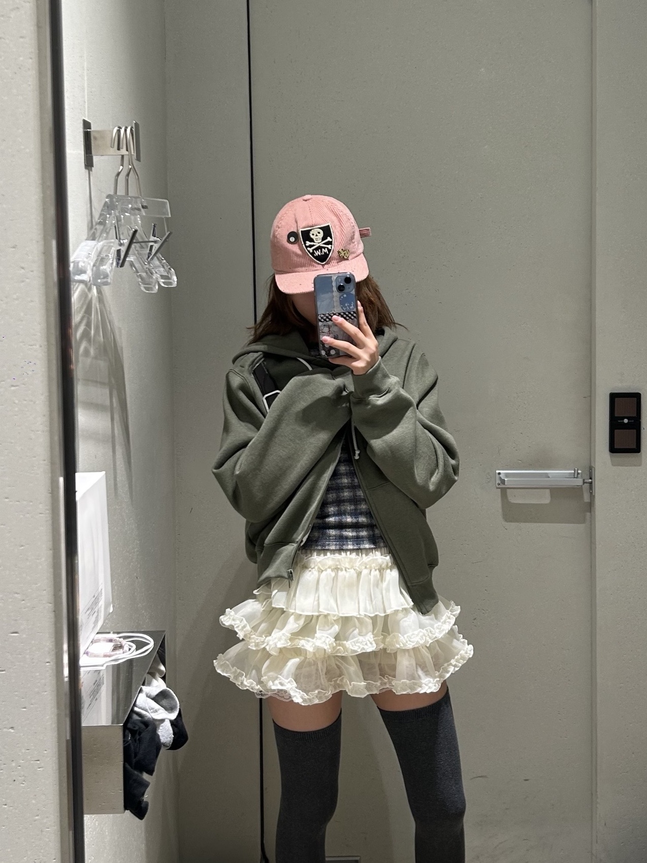 Magliano Provincia Hoodie Green - 25FW, Roughneck Tutu pants skirt cream 착용 스타일 - 1