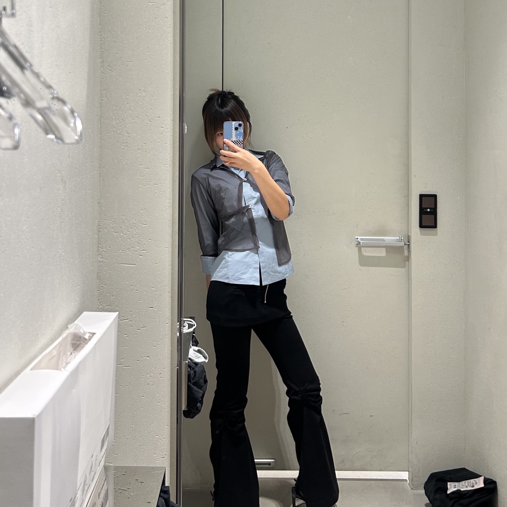 Nache Women Out In Layered Shirt Light Blue - 26SS 착용 스타일 - 1