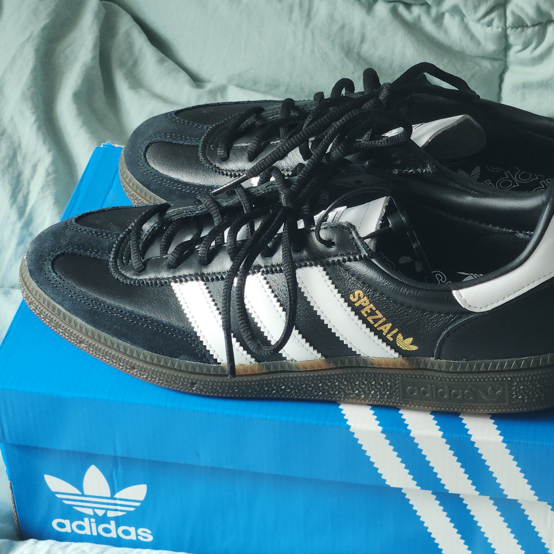 Adidas Spezial Handball Core Black White 착용 스타일 - 3