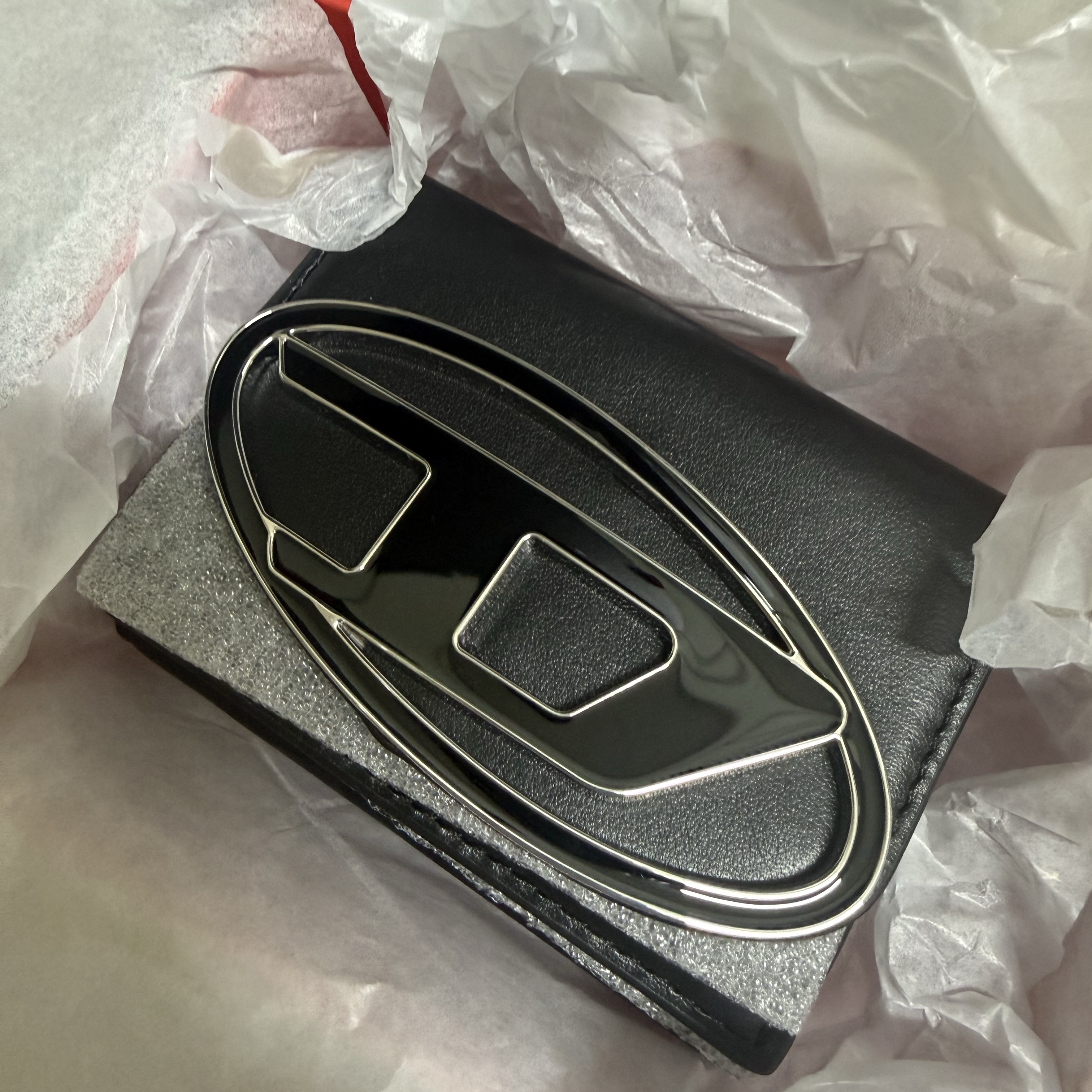Diesel 1DR Tri-Fold Coin XS li Wallet Black 착용 스타일