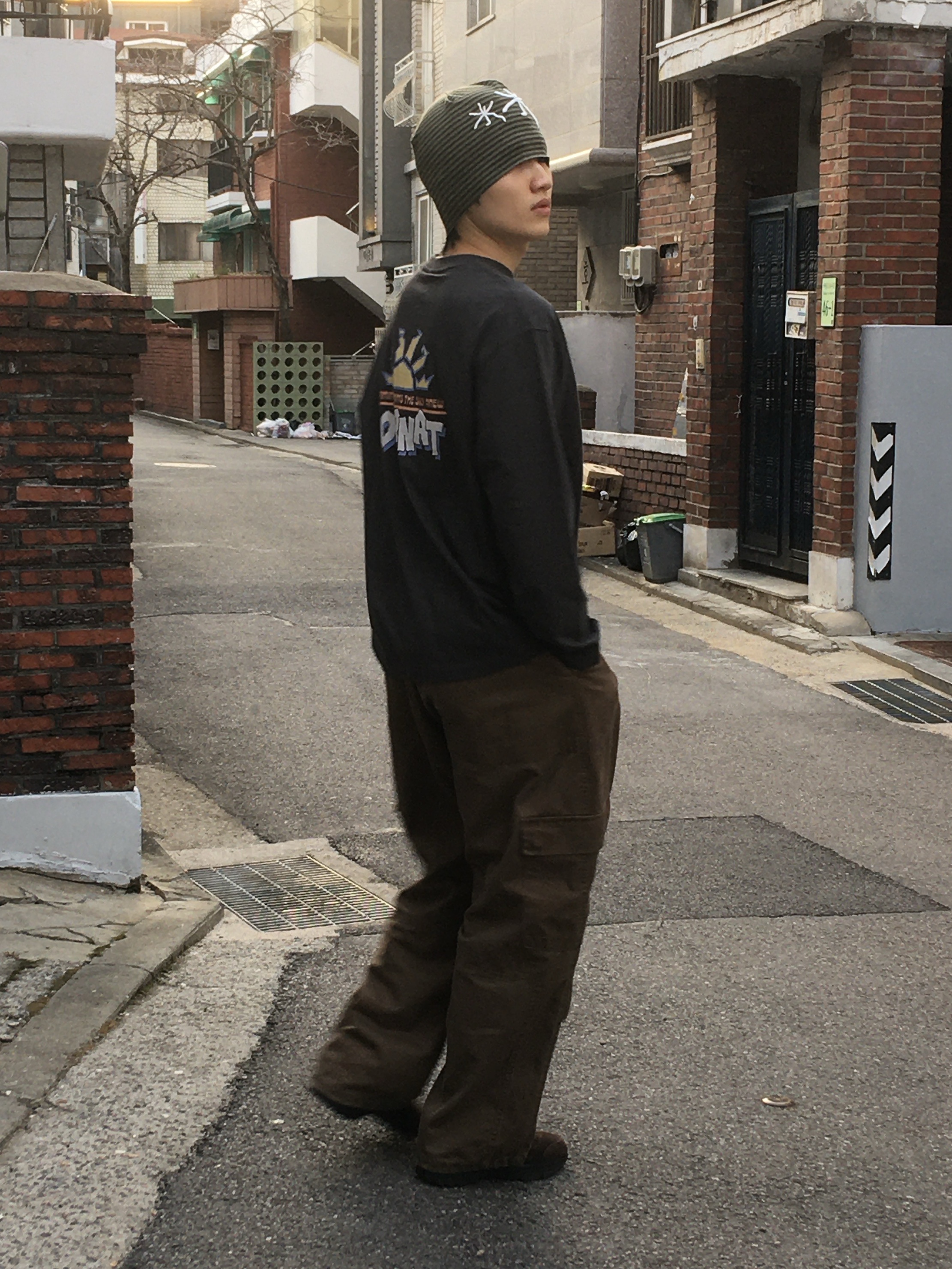 [6% 적립] NegativeThree Moley Tracking Sneakers Nut Brown 착용 스타일 - 1