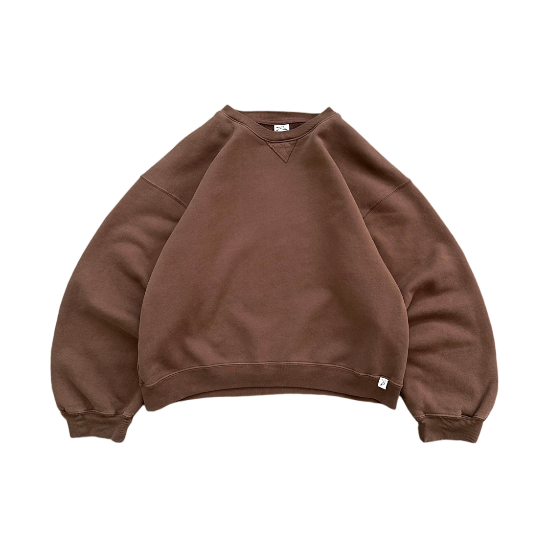 아킴보 클럽 크루넥 커피(Akimbo Club Crewneck Coffee)