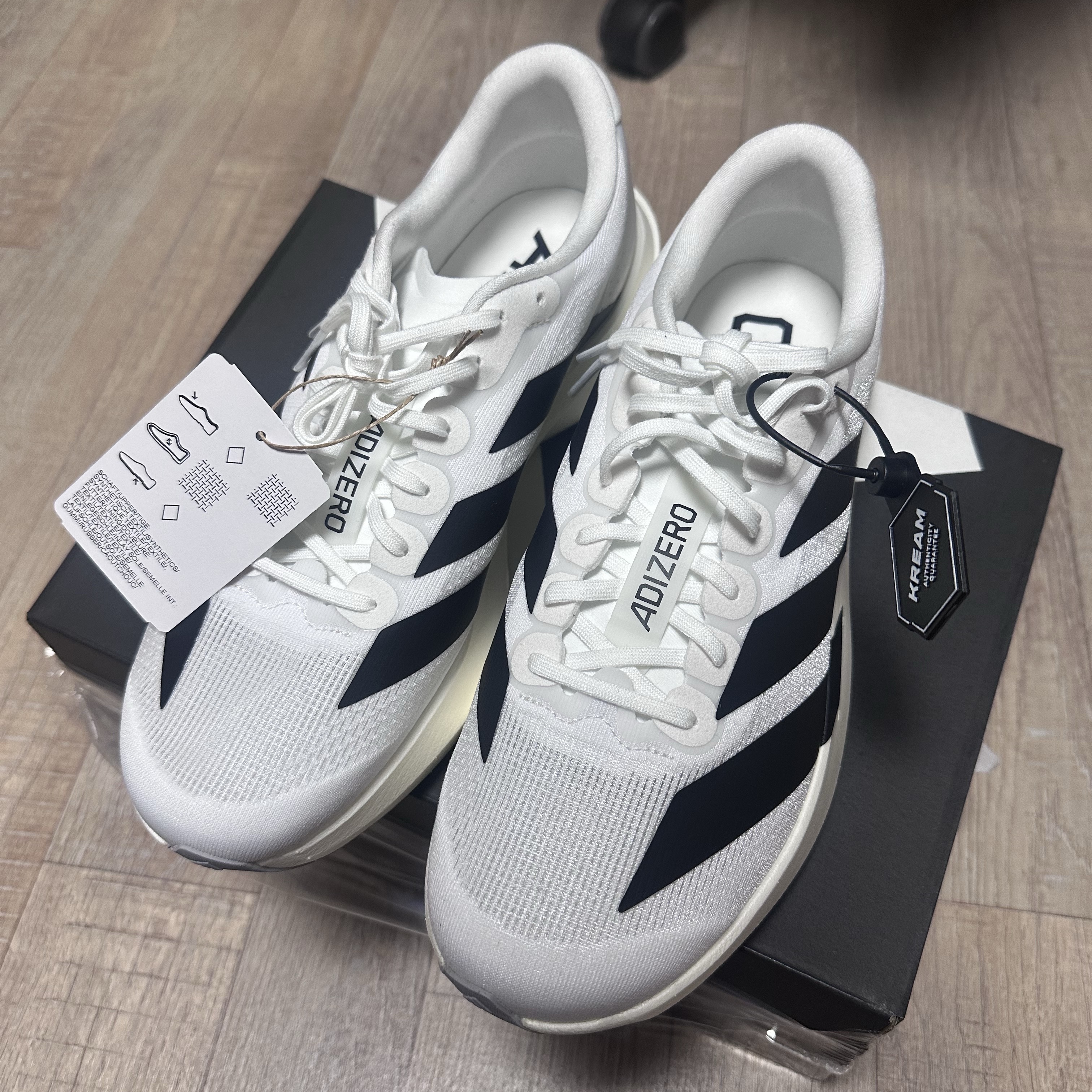 Adidas Adizero EVO SL Cloud White Core Black 착용 스타일 - 2