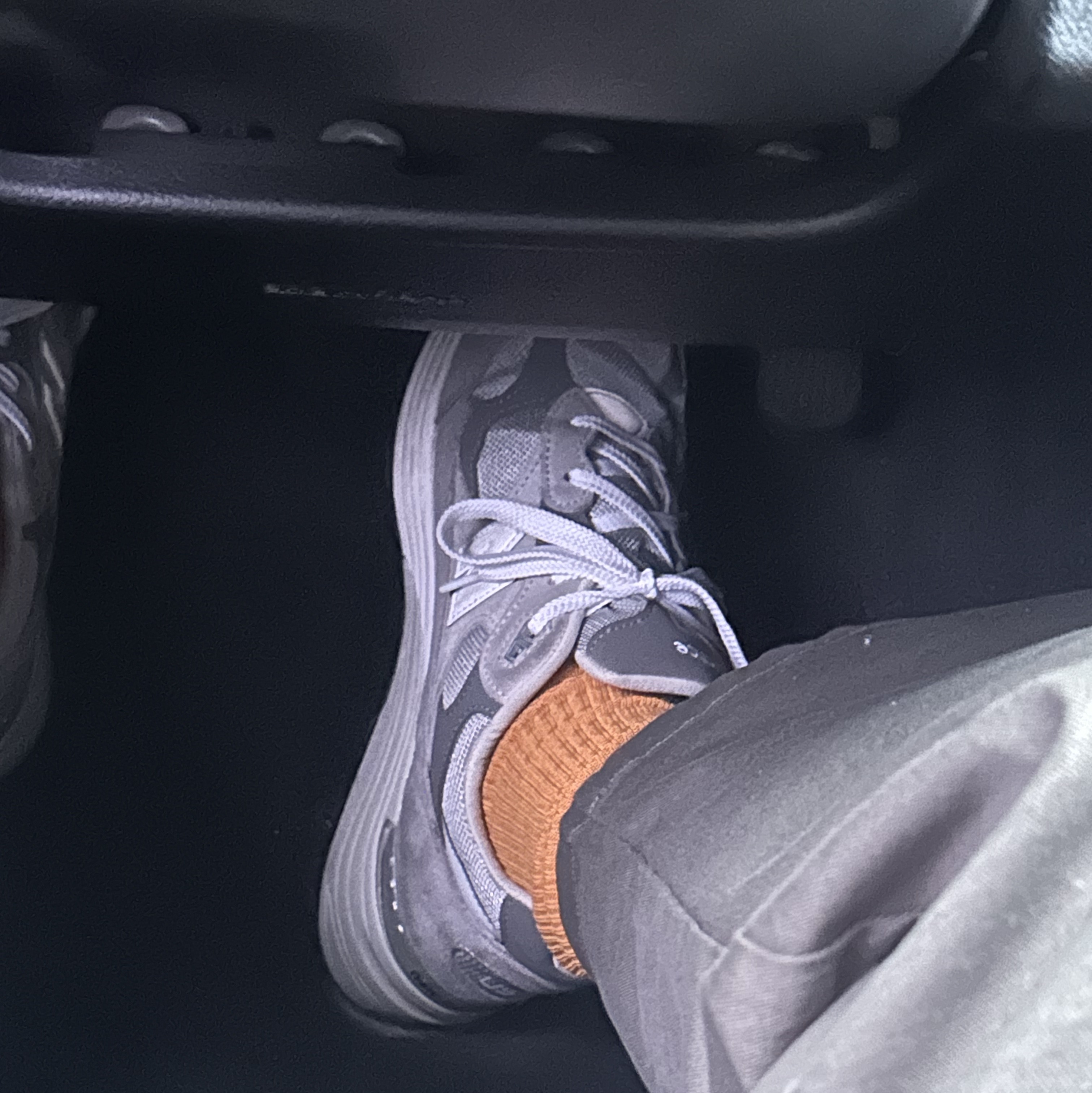 New Balance 992 Made in USA Core Grey Silver Metallic 착용 스타일