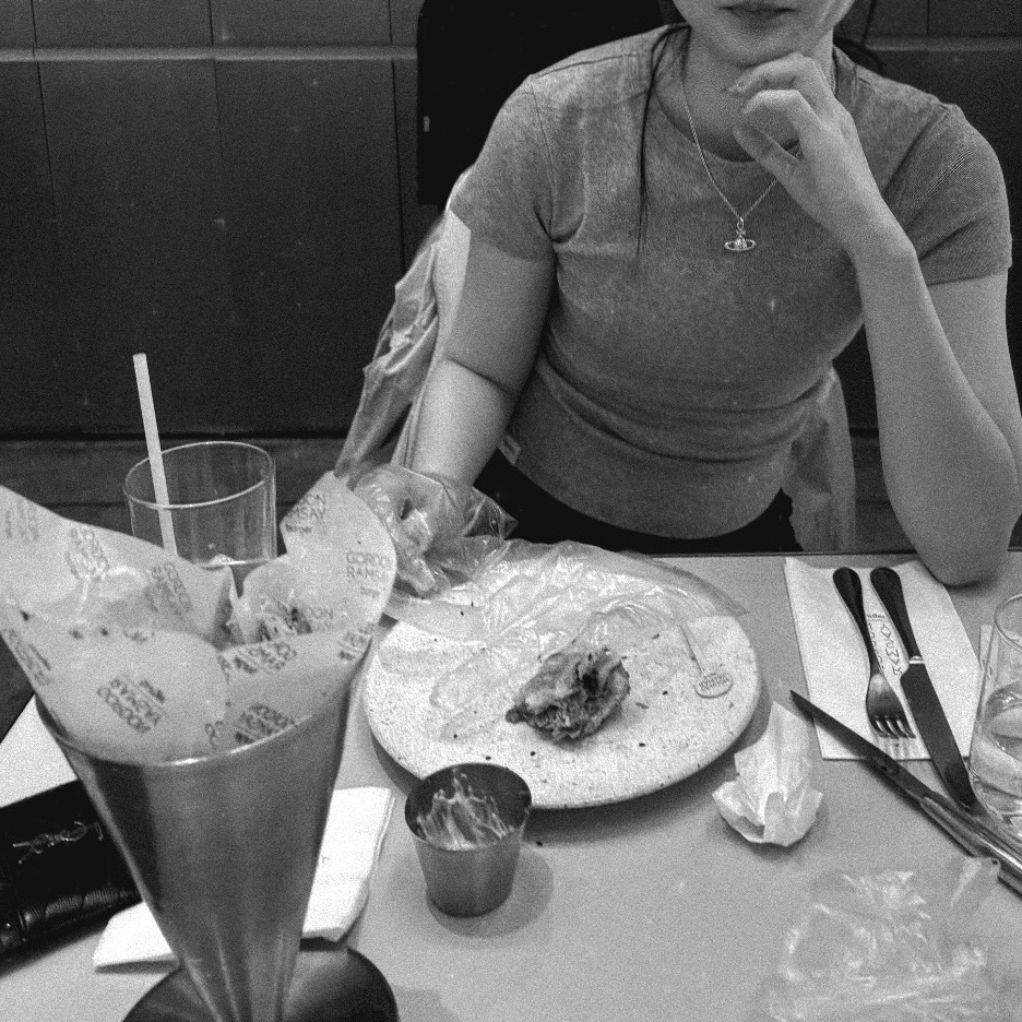 Saint Laurent Cassandre Matelasse Card Case in Grain De Poudre Embossed Leather Black, Vivienne Westwood Mini Bas Relief Pendant Gun Metal 착용 스타일