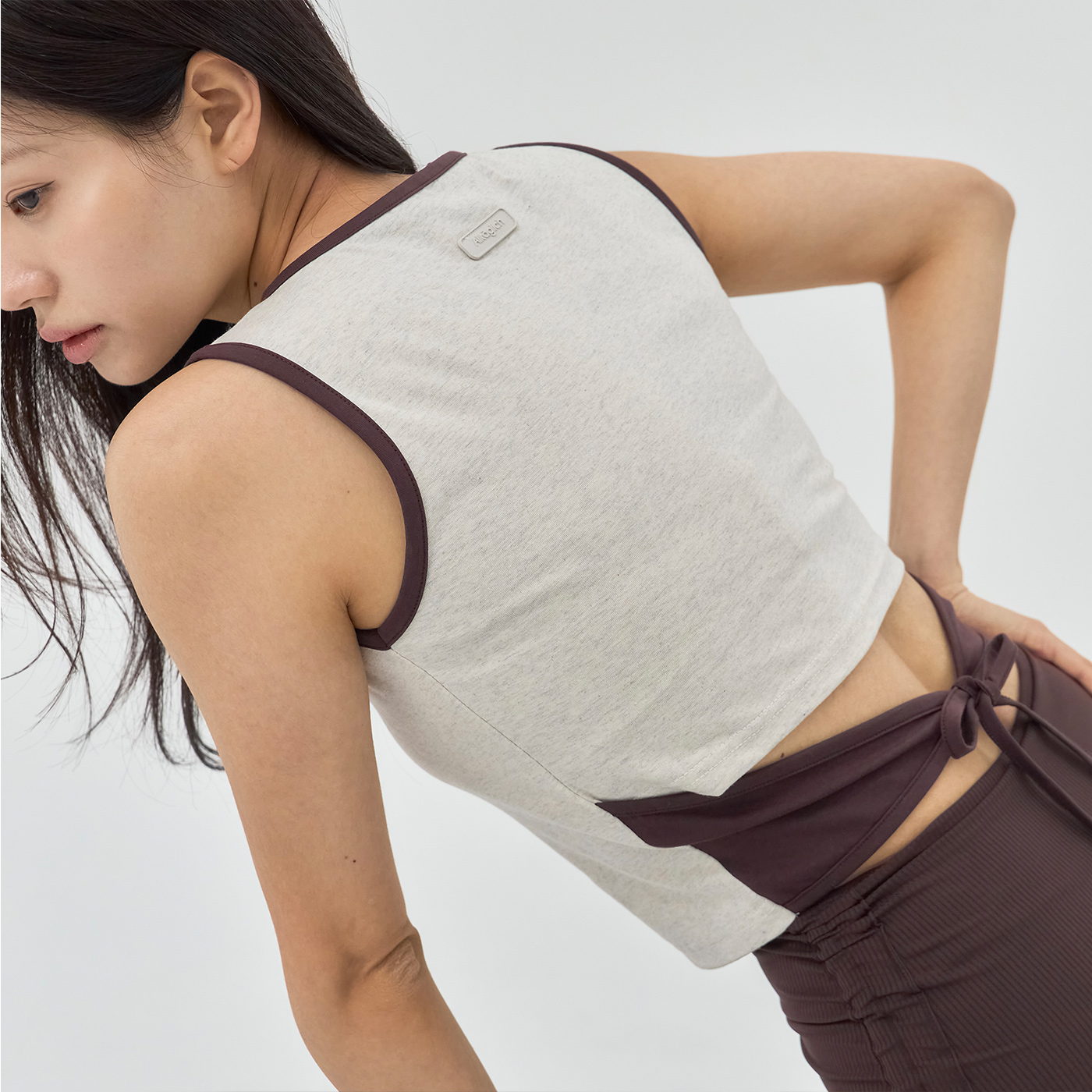 알테그리히 투톤 라인 슬리브리스 레드브라운(ALLTAGLICH Two Tone Line Sleeveless_Redbrown) - 2