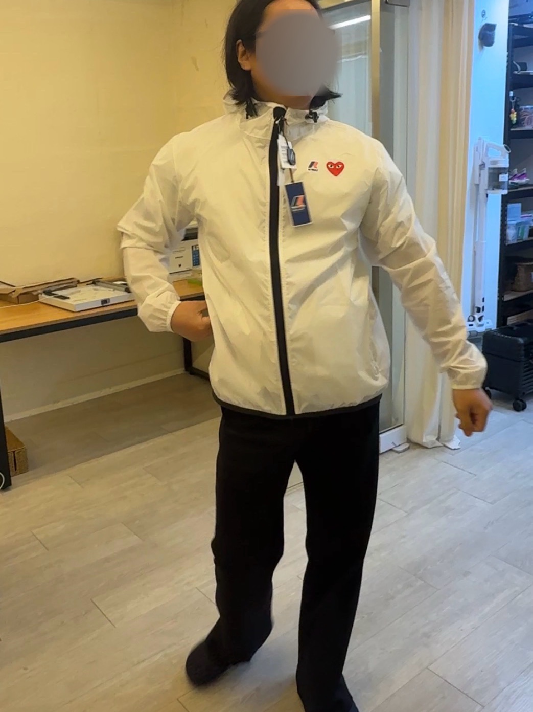 Play Comme des Garcons x K-Way Full Zip Jacket White 착용 스타일 - 2