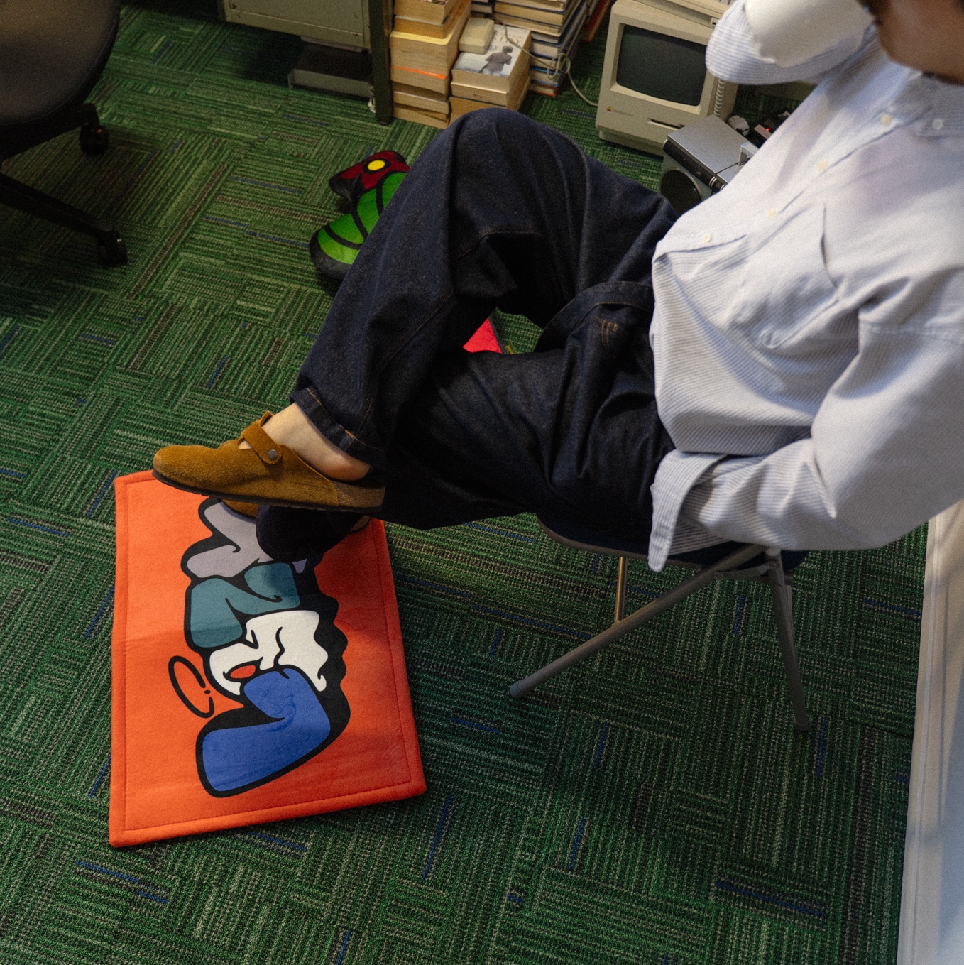 [SAMBYPEN X SAY TOUCHE] ‘LAZY’ Mini Rug, [SAMBYPEN X SAY TOUCHE] 'CACTUS' Cushion 착용 스타일 - 3