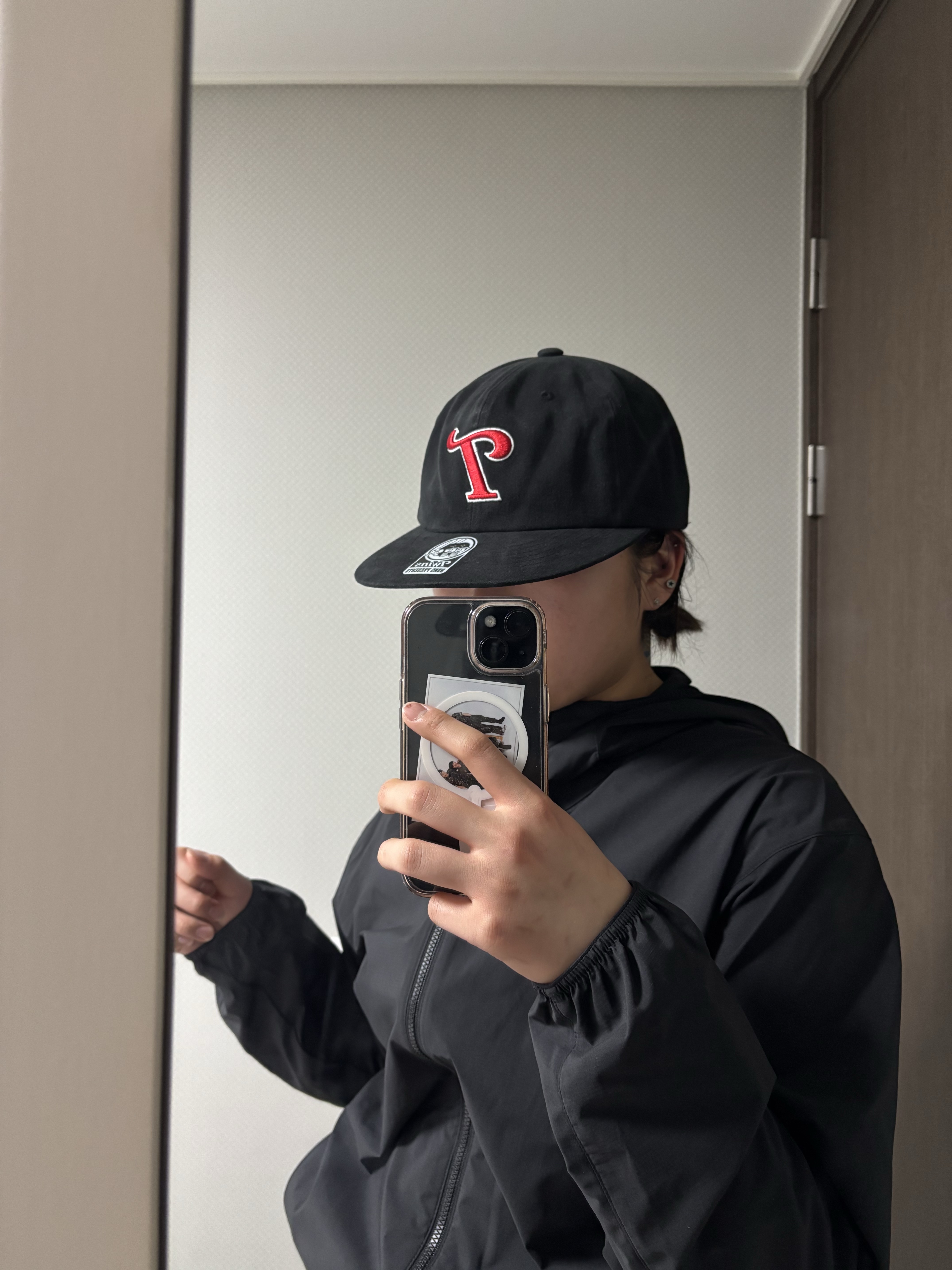 BDNS x LG TWINS Logo Cap Black 착용 스타일 - 2