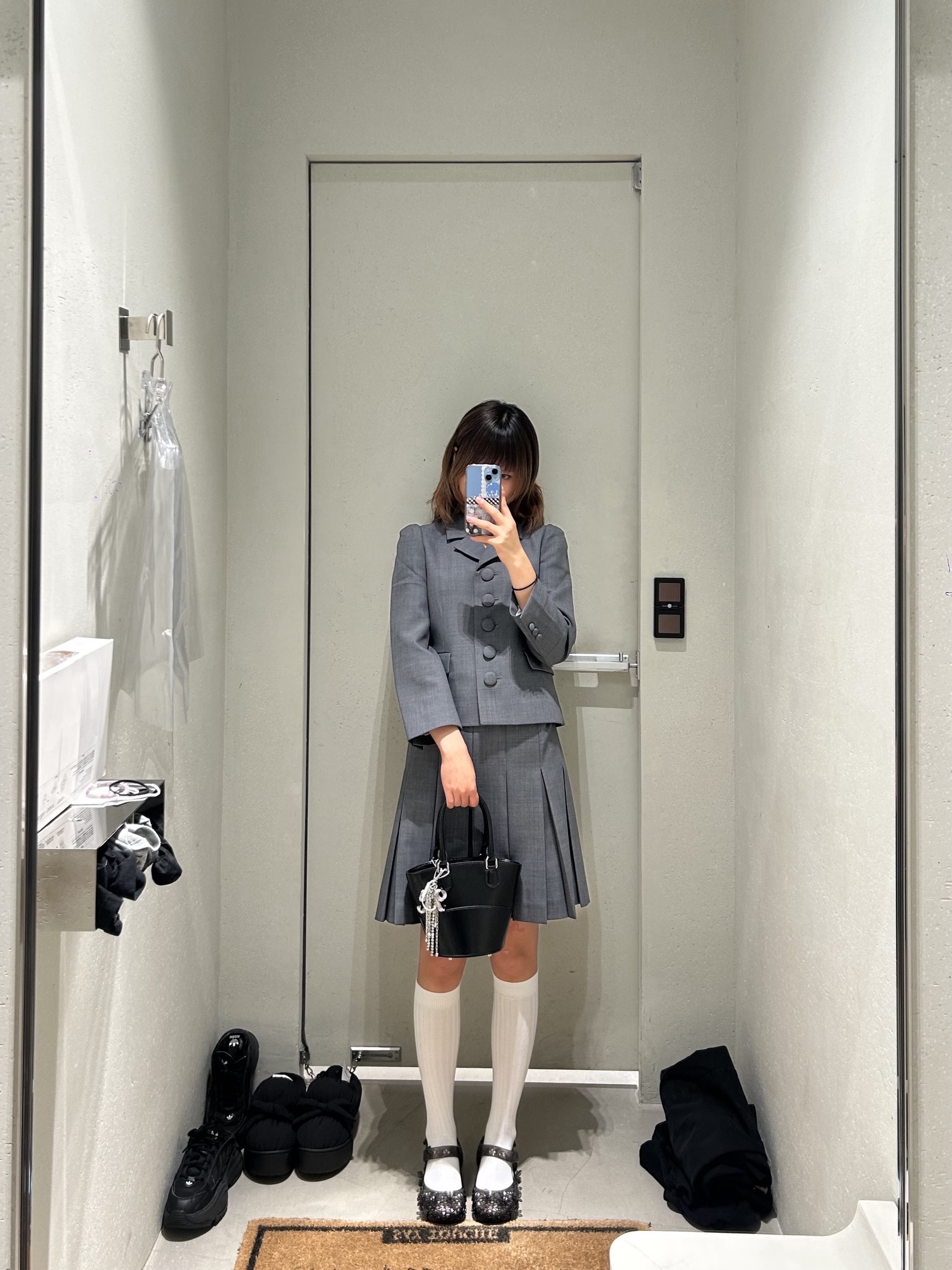 Shushu/Tong Women Lapel Short Jacket Grey - 25FW 착용 스타일 - 1