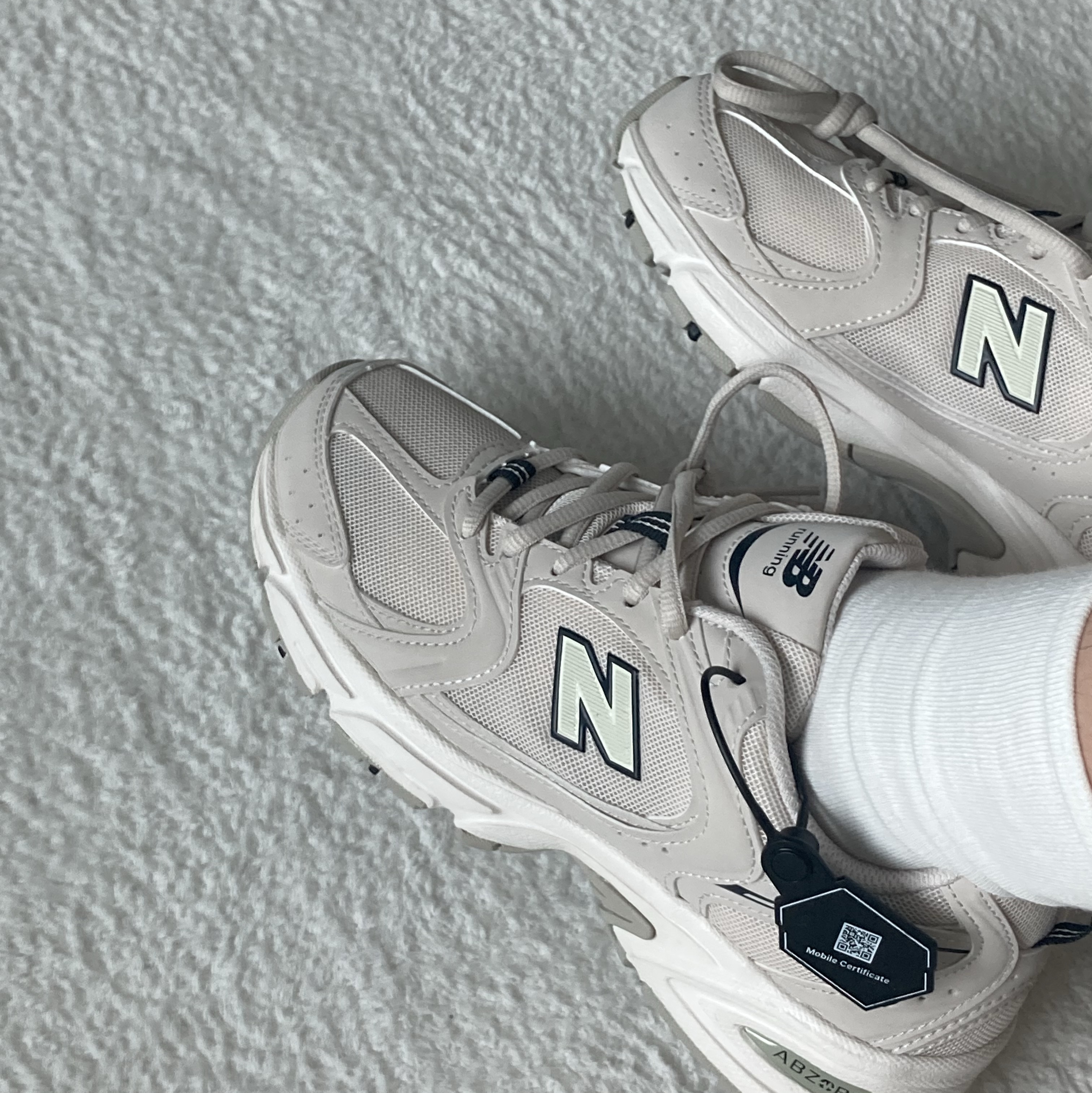 New Balance 530 Ivory 착용 스타일