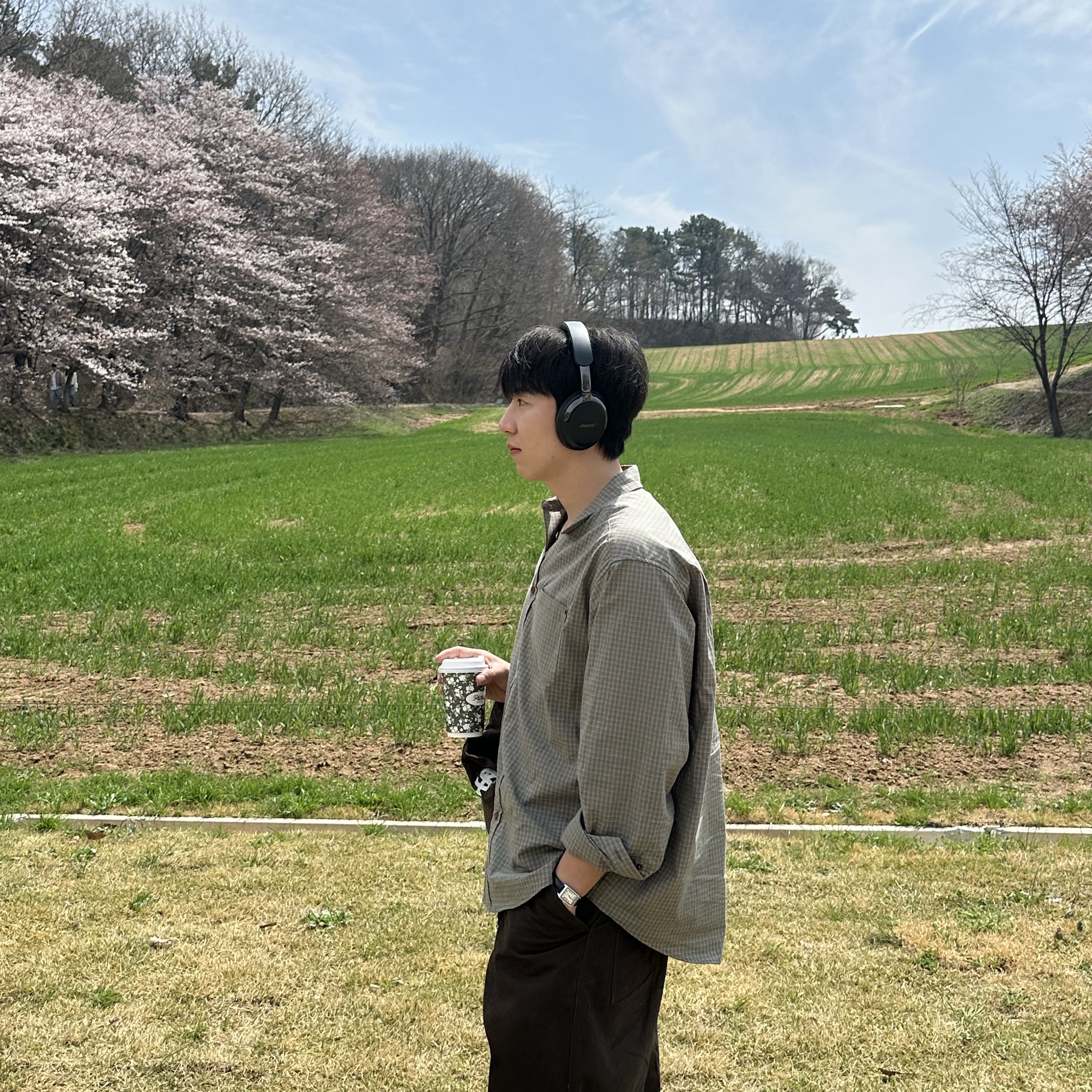 Bose QC Ultra Headphones 2nd Gen Triple Black (Korean Ver.) 착용 스타일 - 2