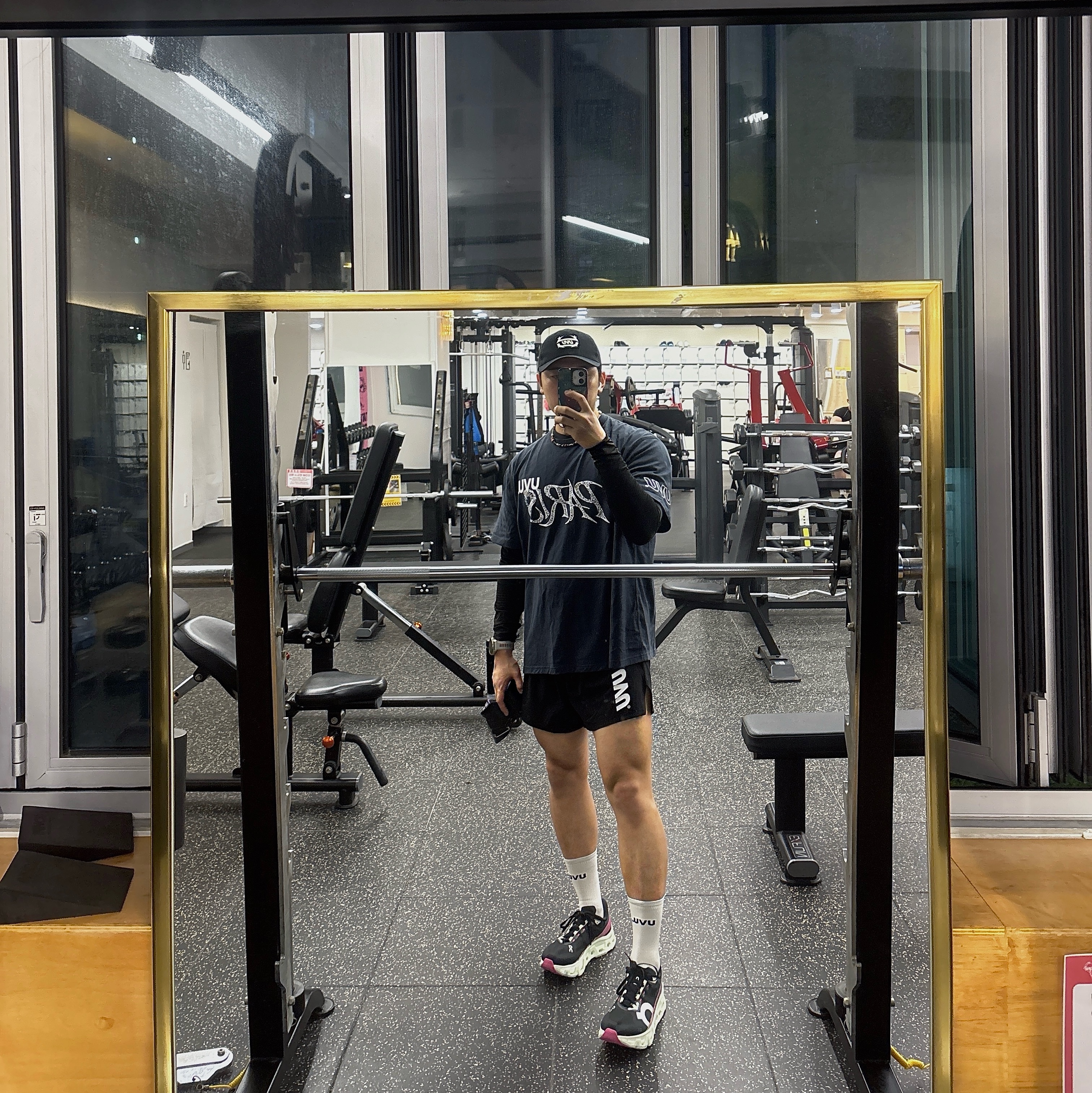 UVU Split Shorts Black, UVU Running Sock White 착용 스타일