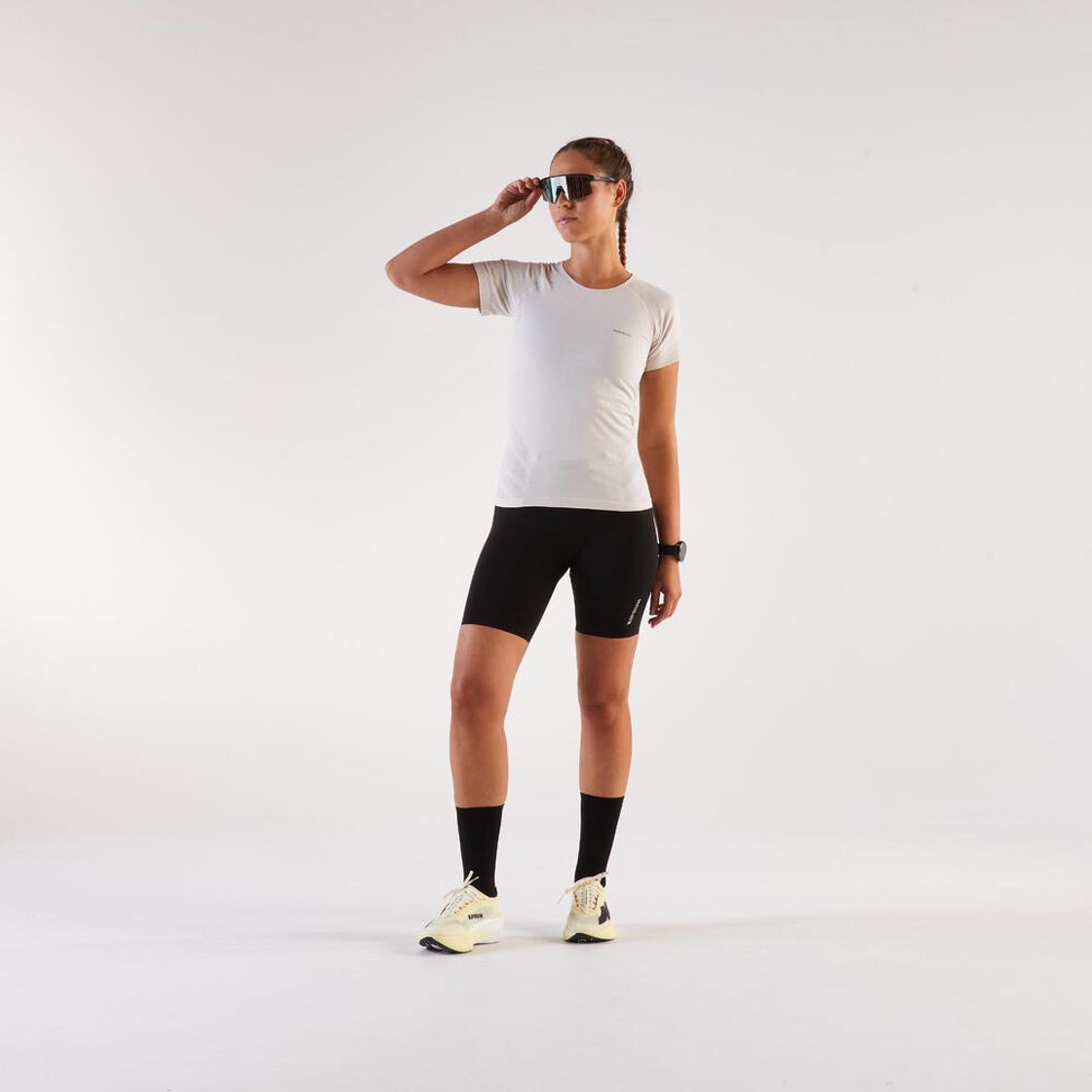 데카트론 여성 러닝 심리스 슬림핏 반팔 티 런 컴포트 500 코튼 화이트(DECATHLON Women's Running Seamless Slim Fit Short-Sleeved T-Shirt Run Comfort 500 Cotton White) - 2