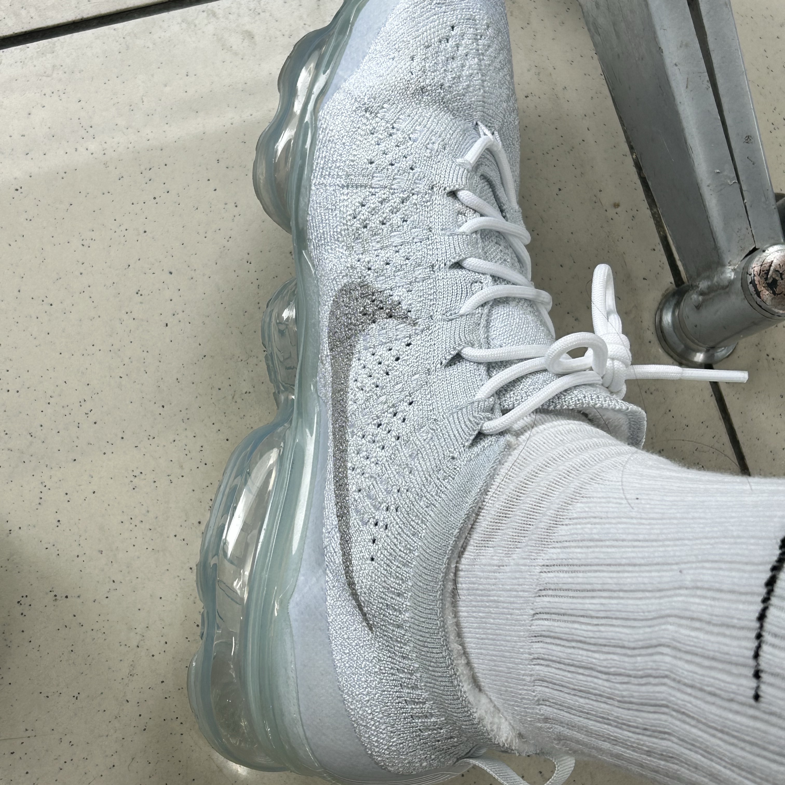 Nike Air VaporMax 2023 Flyknit Pure Platinum 착용 스타일