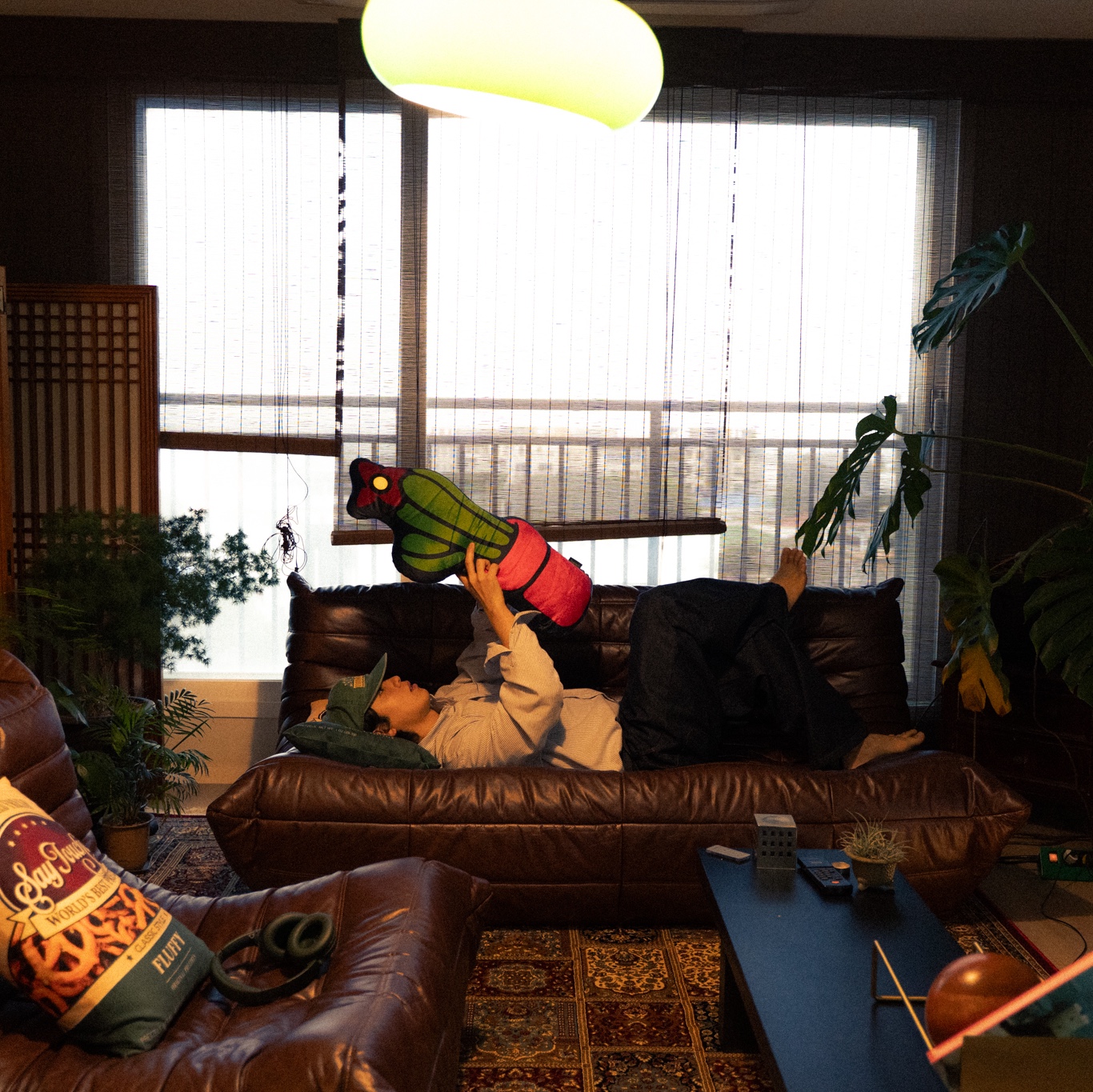 [SAMBYPEN X SAY TOUCHE] ‘LAZY’ Mini Rug, [SAMBYPEN X SAY TOUCHE] 'CACTUS' Cushion 착용 스타일 - 10