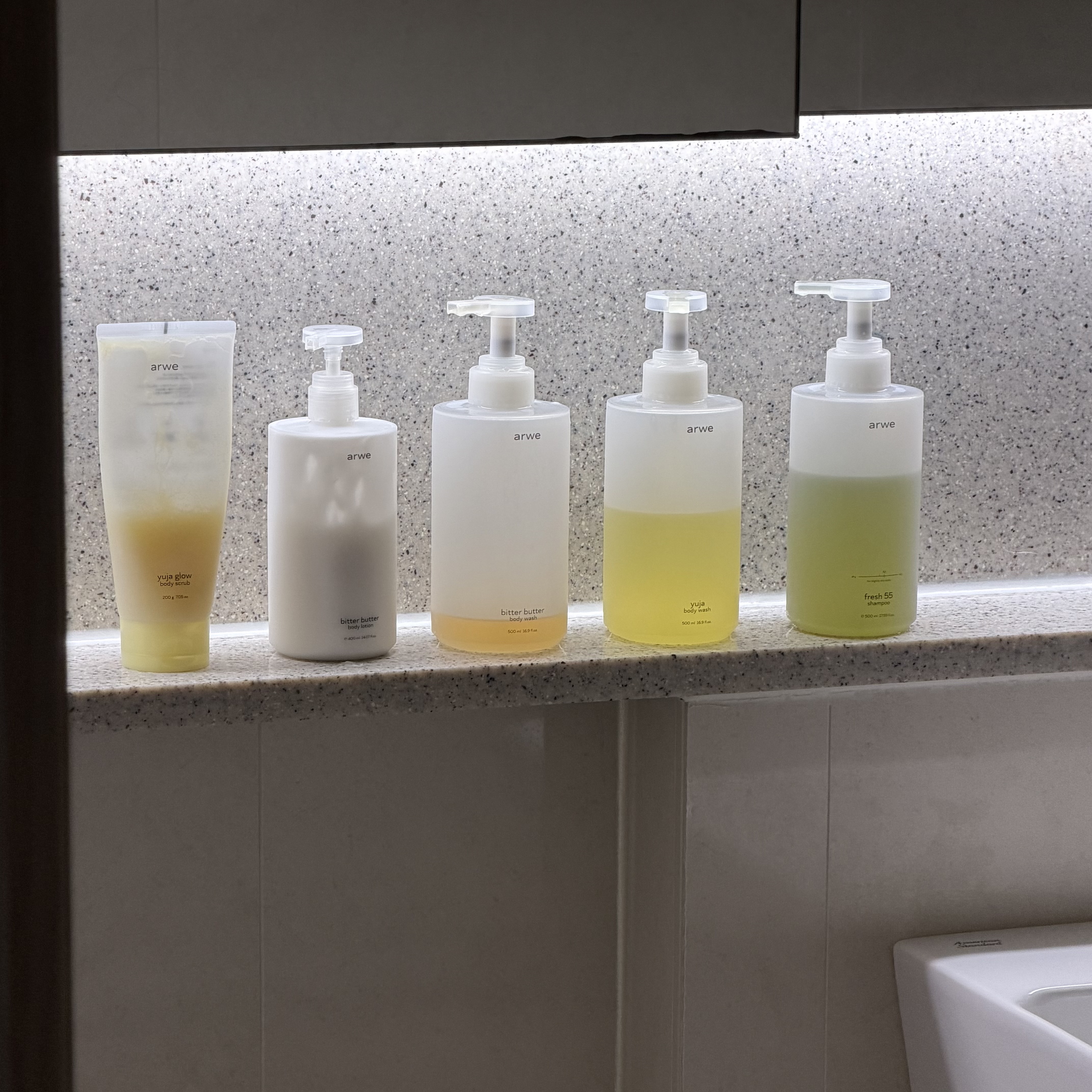 ARWE Bitter Butter Body Wash 500ml, ARWE Fresh 55 Shampoo 500ml 착용 스타일