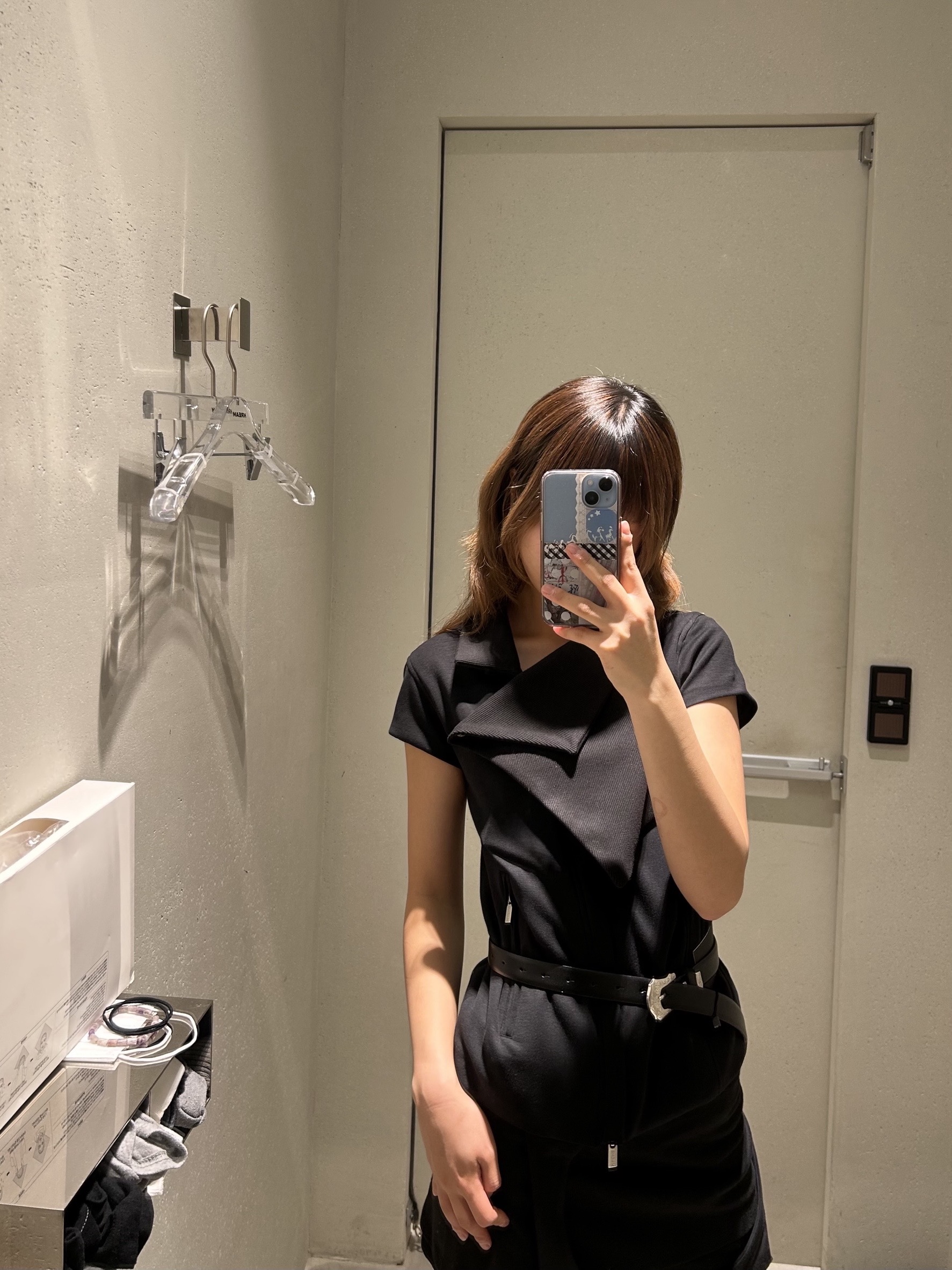 Nache Women 2-Way Slim Cotton Rider Jacket Black - 26SS, Toga Too Metal Buckle Slim Belt Black - 26SS 착용 스타일 - 3