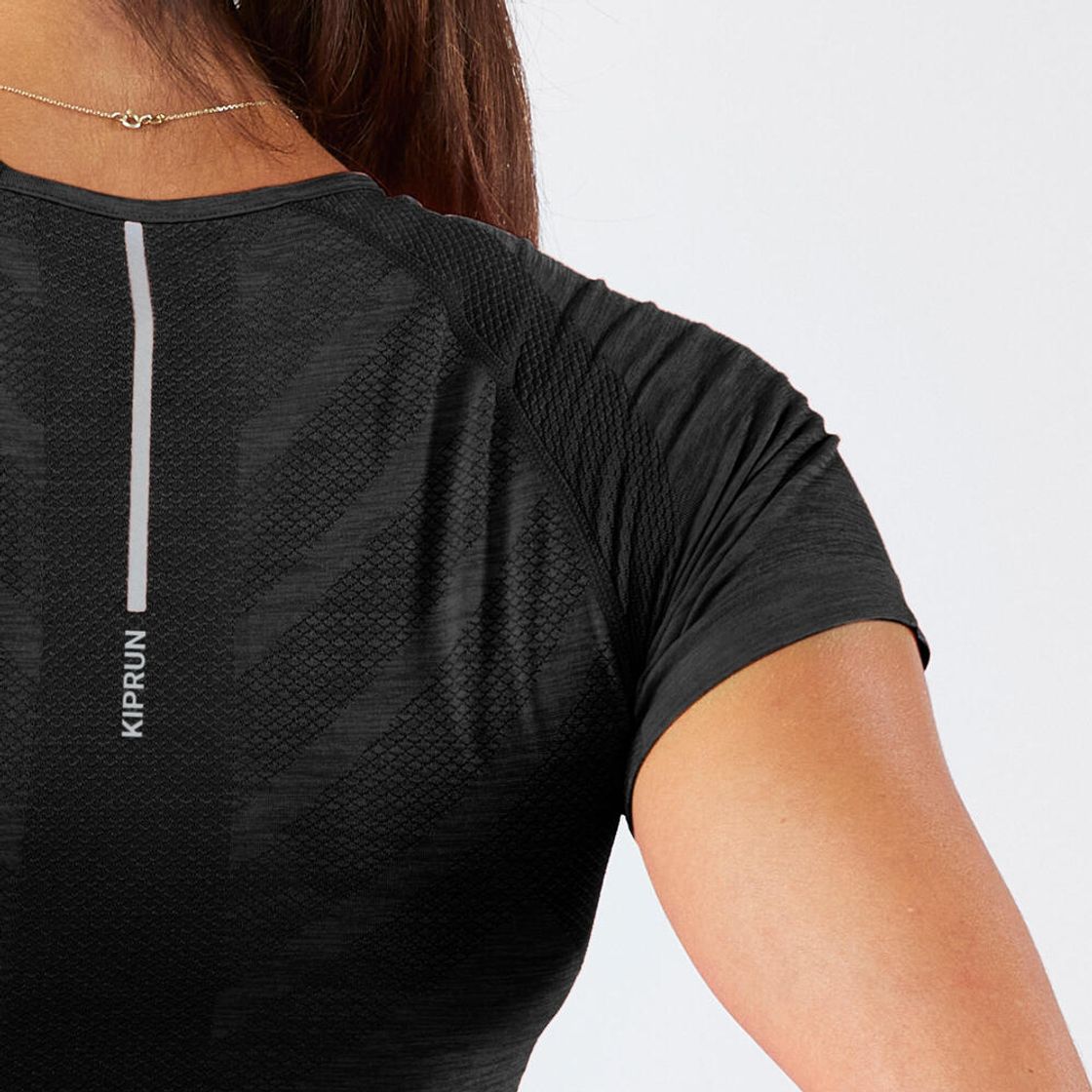 데카트론 여성 러닝 심리스 반팔 티 컴포트 런 500 스모크 블랙(DECATHLON Women's Running Seamless Short-Sleeved T-Shirt Comfort Run 500 Smoke Black) - 4