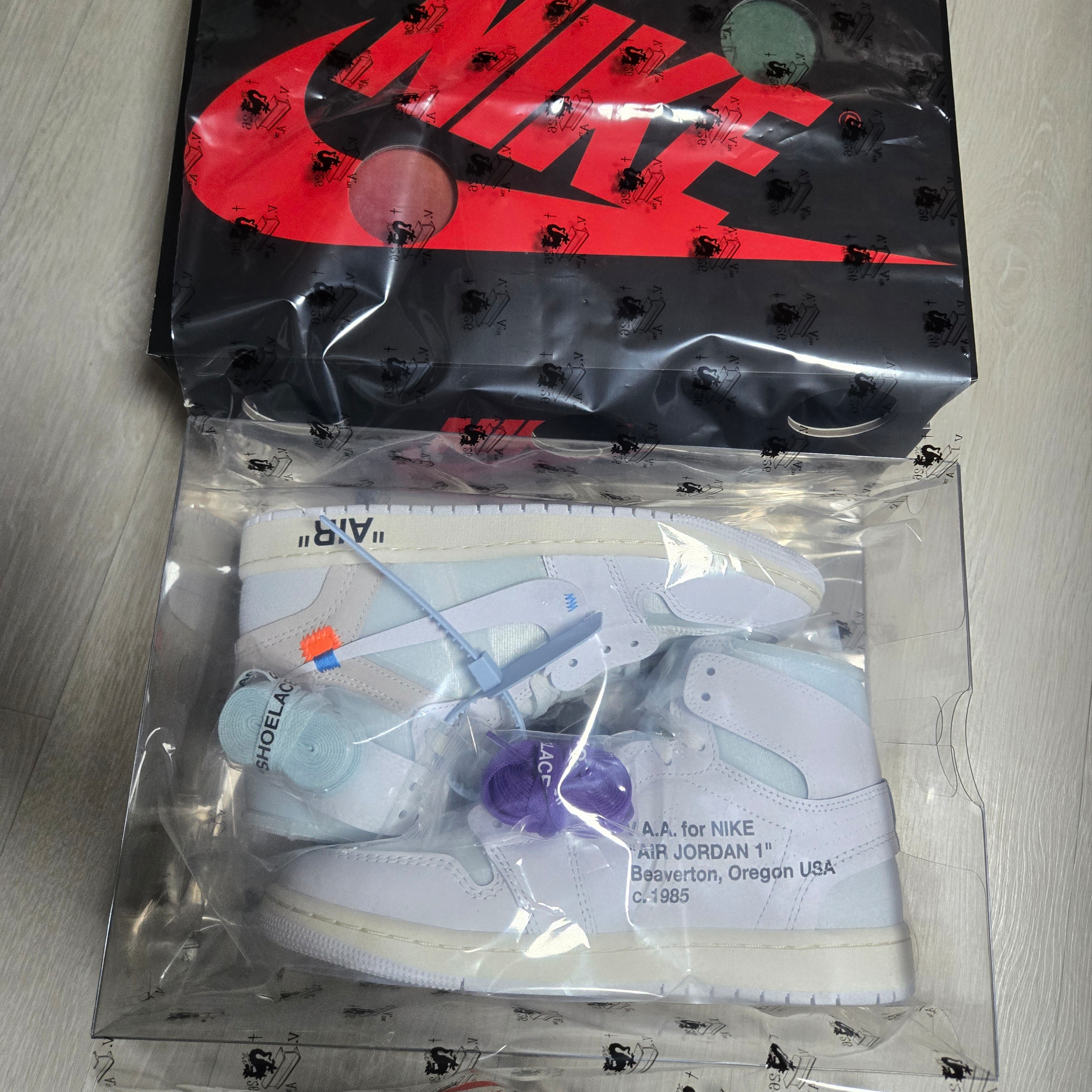 Jordan 1 x Virgil Abloh Archive Retro High Alaska White 착용 스타일 - 4
