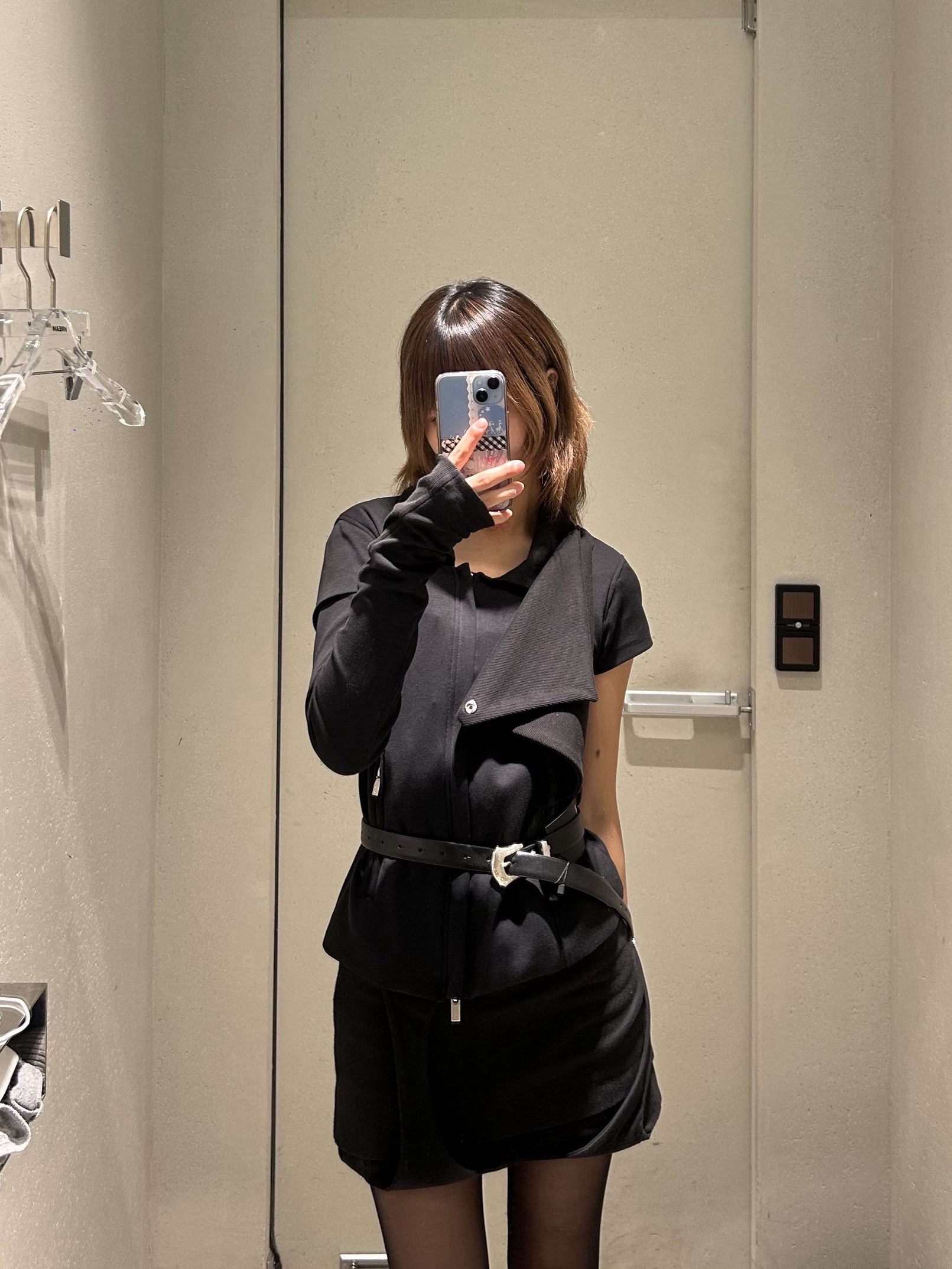 Toga Too Metal Buckle Slim Belt Black - 26SS 착용 스타일 - 1