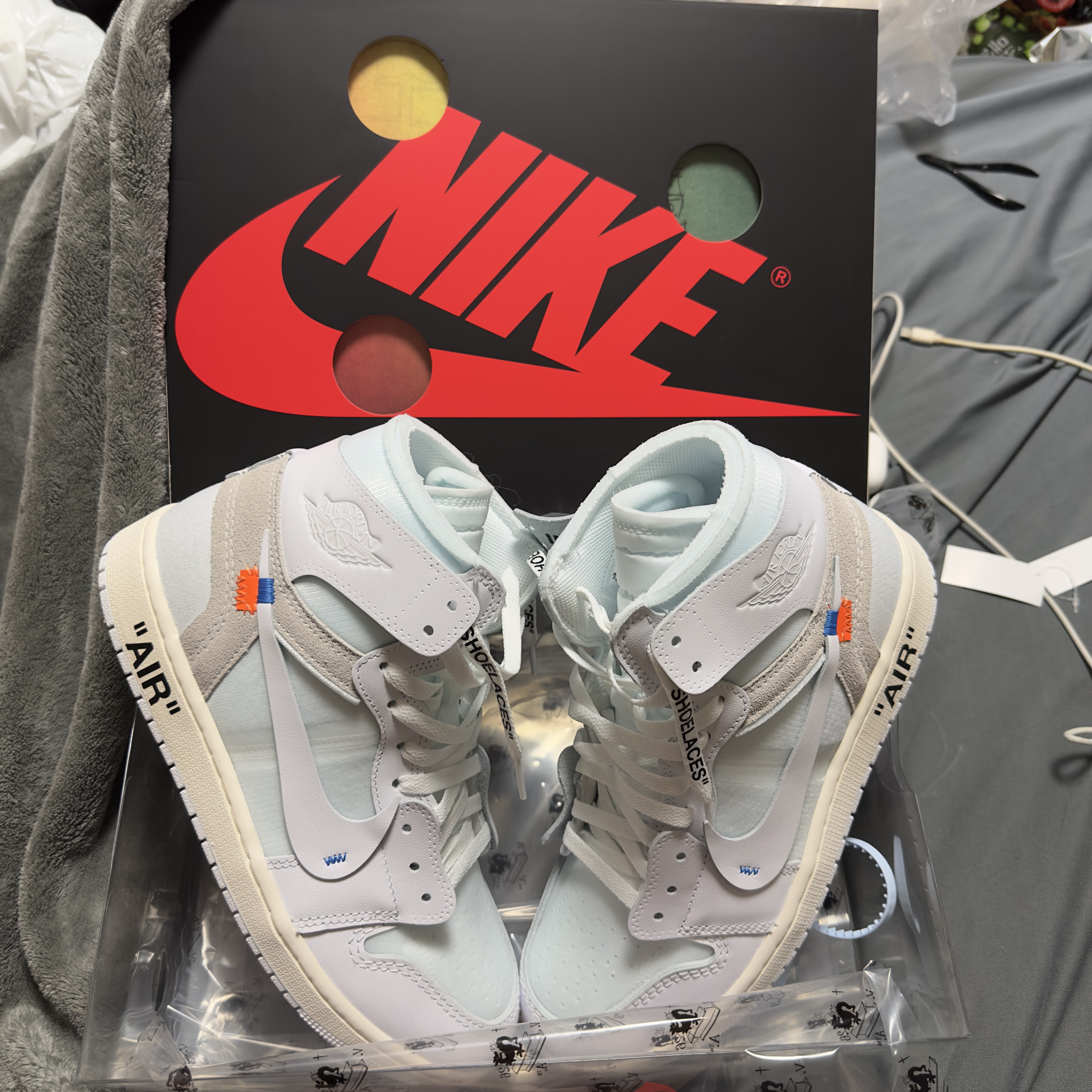 Jordan 1 x Virgil Abloh Archive Retro High Alaska White 착용 스타일 - 1