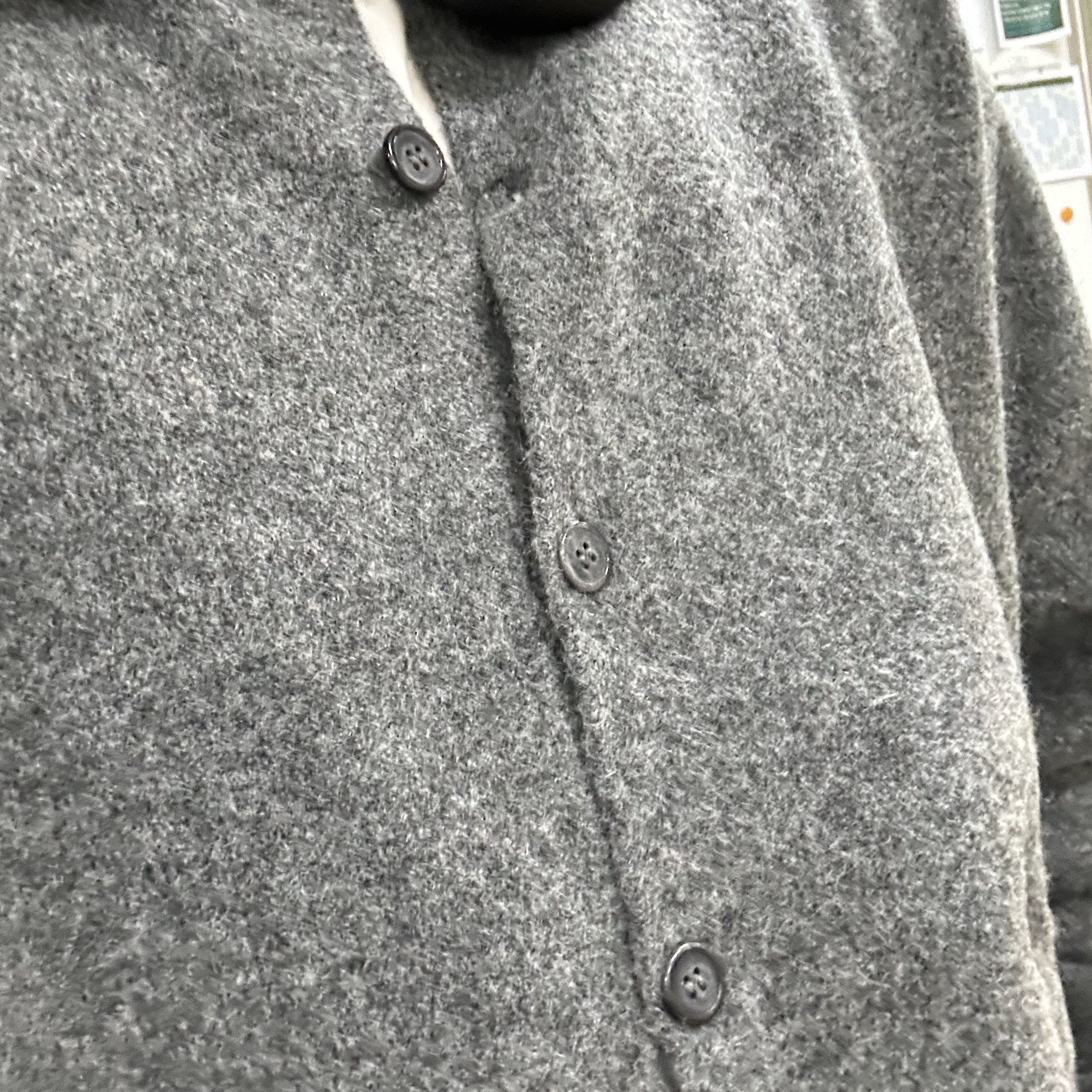 Millo Archive Crop Move Cardigan Charcoal 착용 스타일