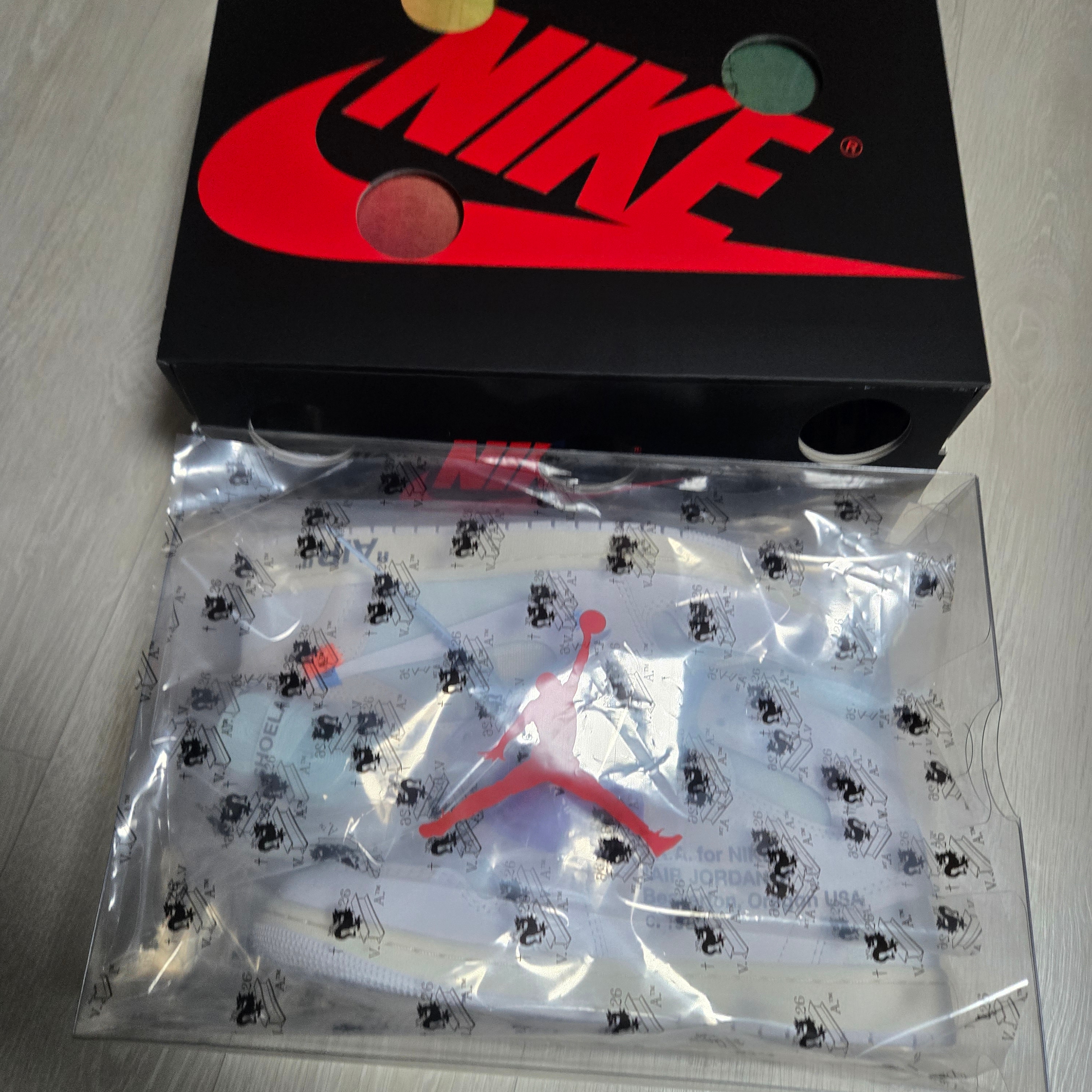 Jordan 1 x Virgil Abloh Archive Retro High Alaska White 착용 스타일 - 5