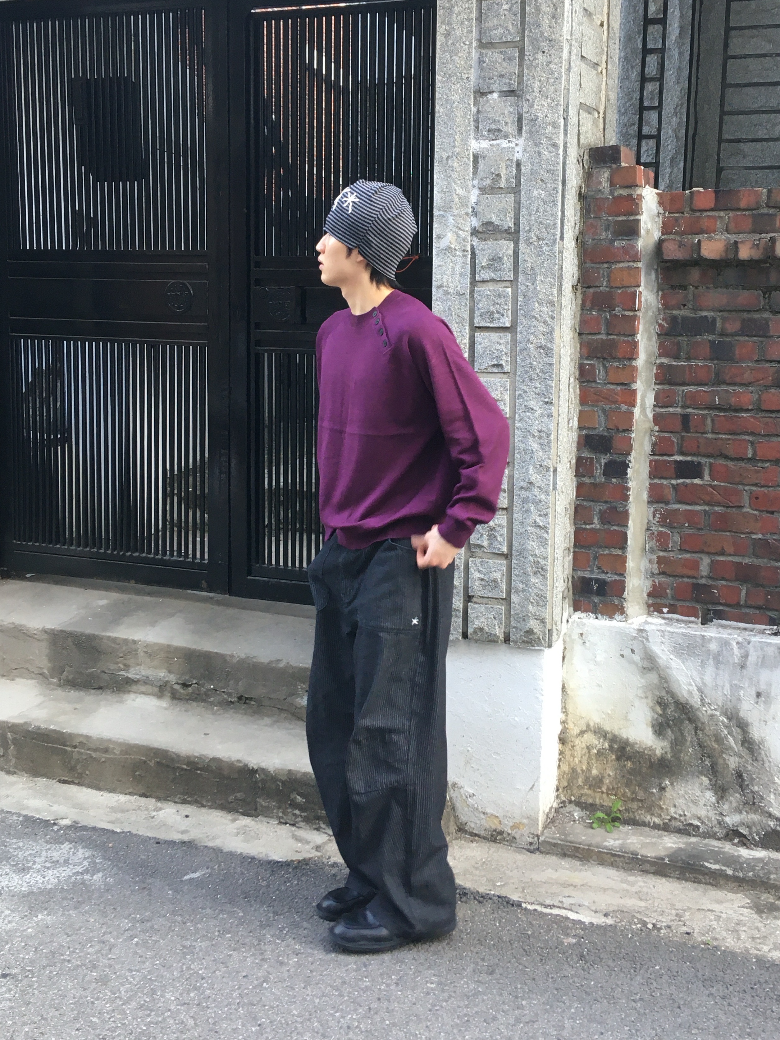 The Coldest Moment TCM Starfish Pin Stripe Pants Black, Kinchi Foat - 505 (a) Black 착용 스타일
